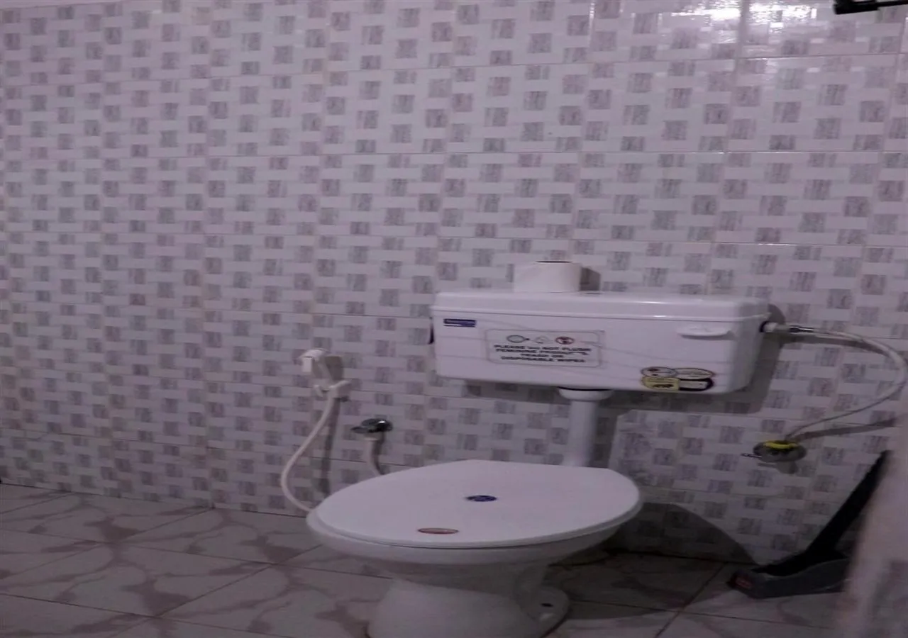 Bathroom in Camp David, Kigwema