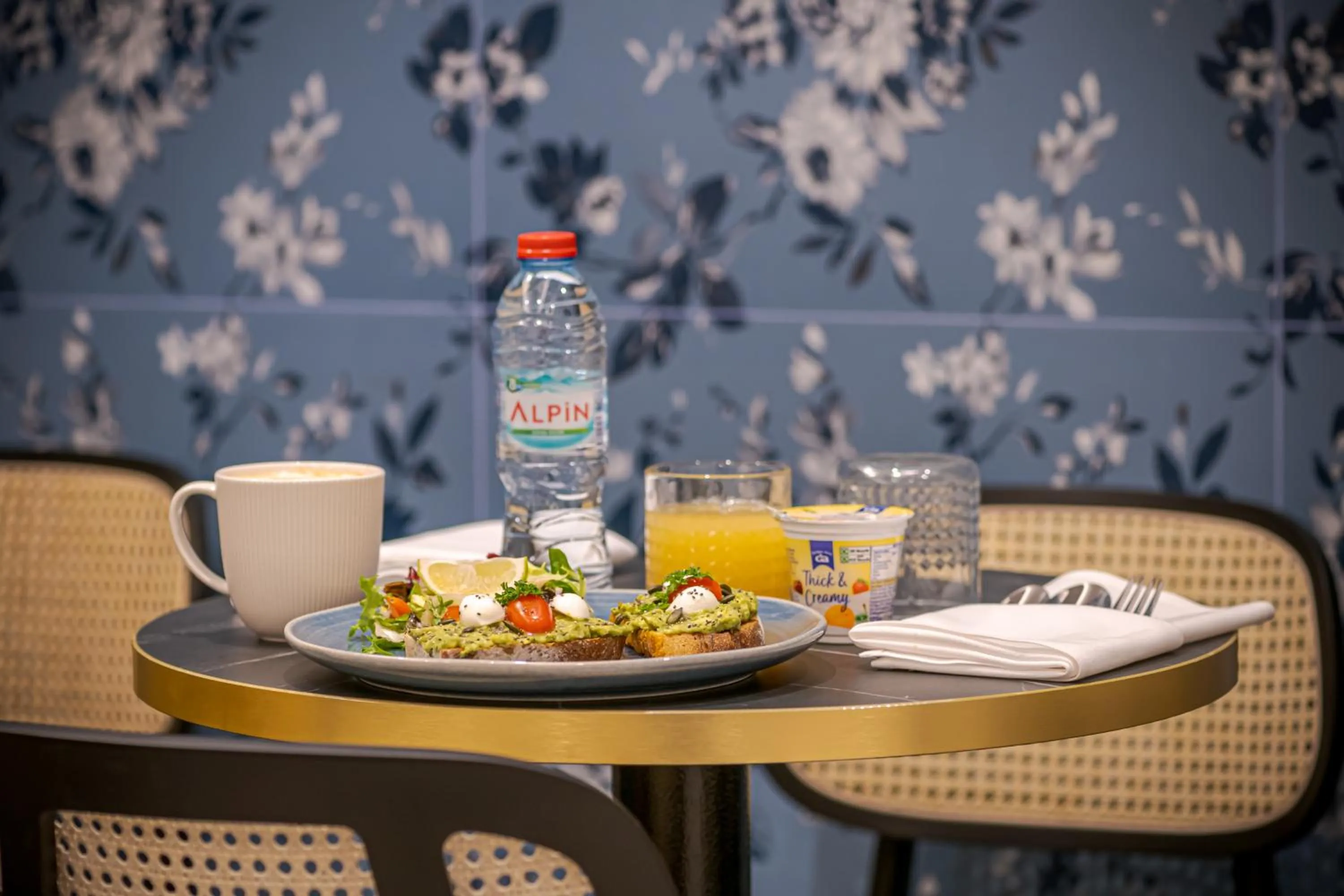 Breakfast in St Pancras Inn