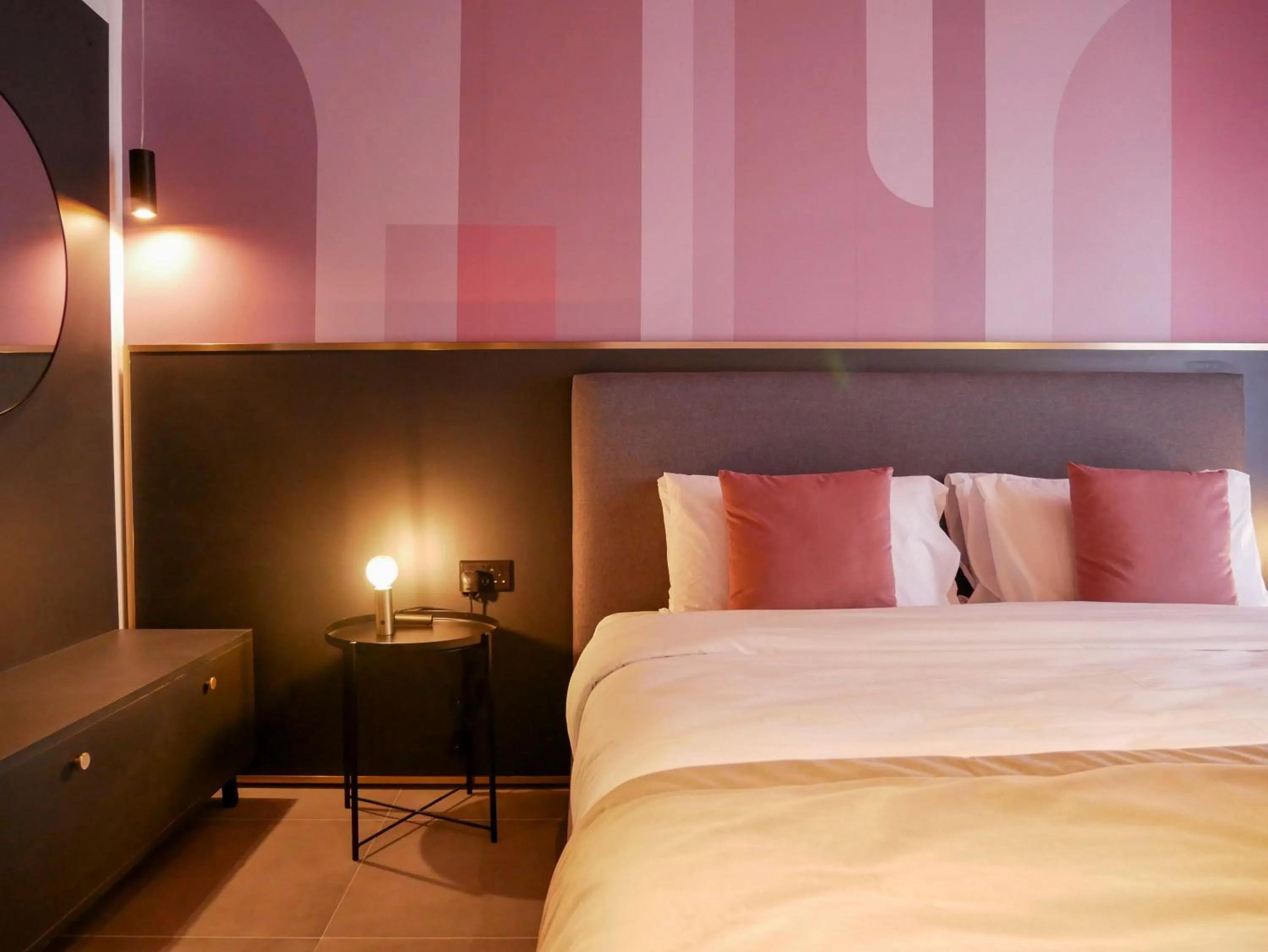 Bed in Eleven by Warren Collection