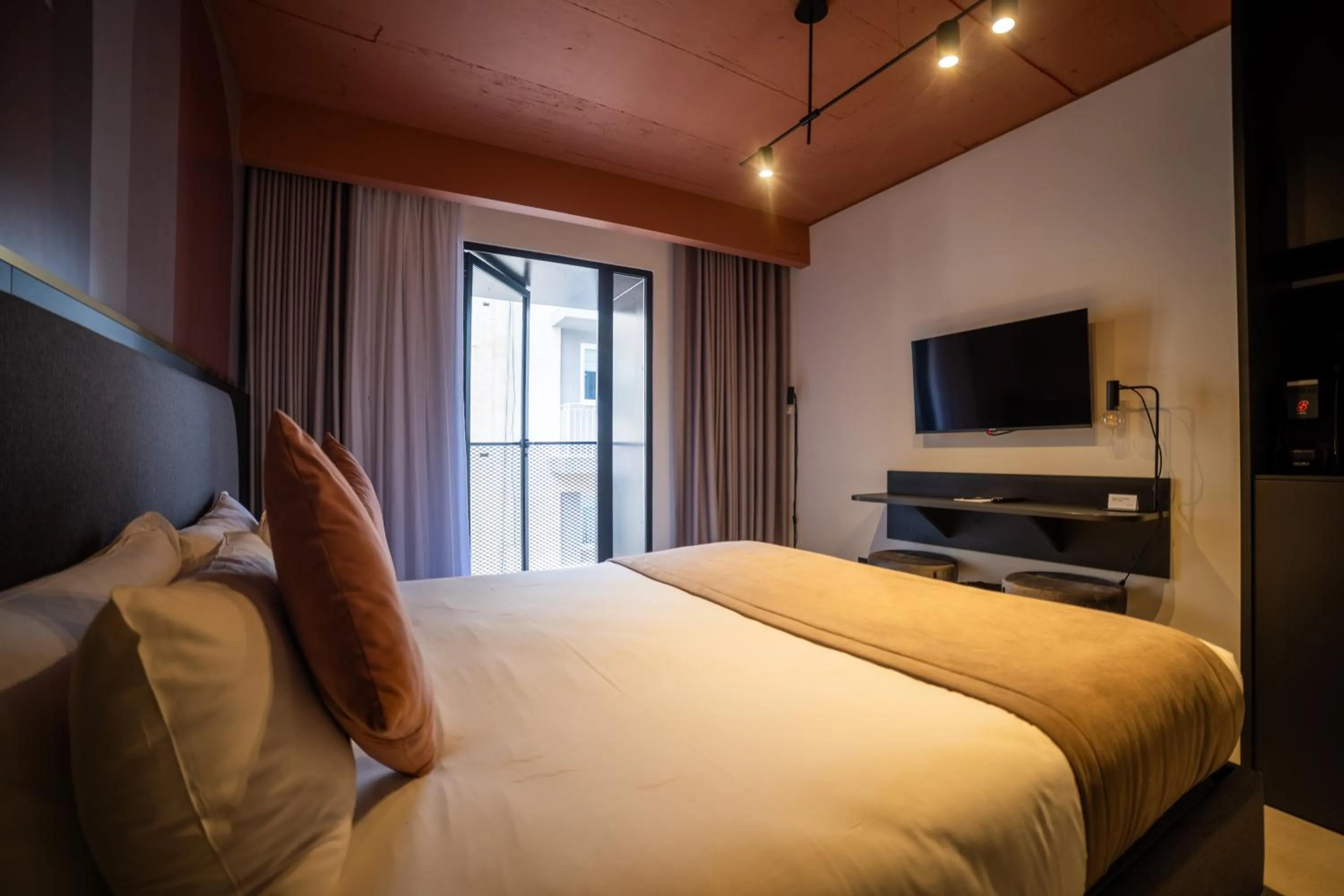 Bed in Eleven by Warren Collection