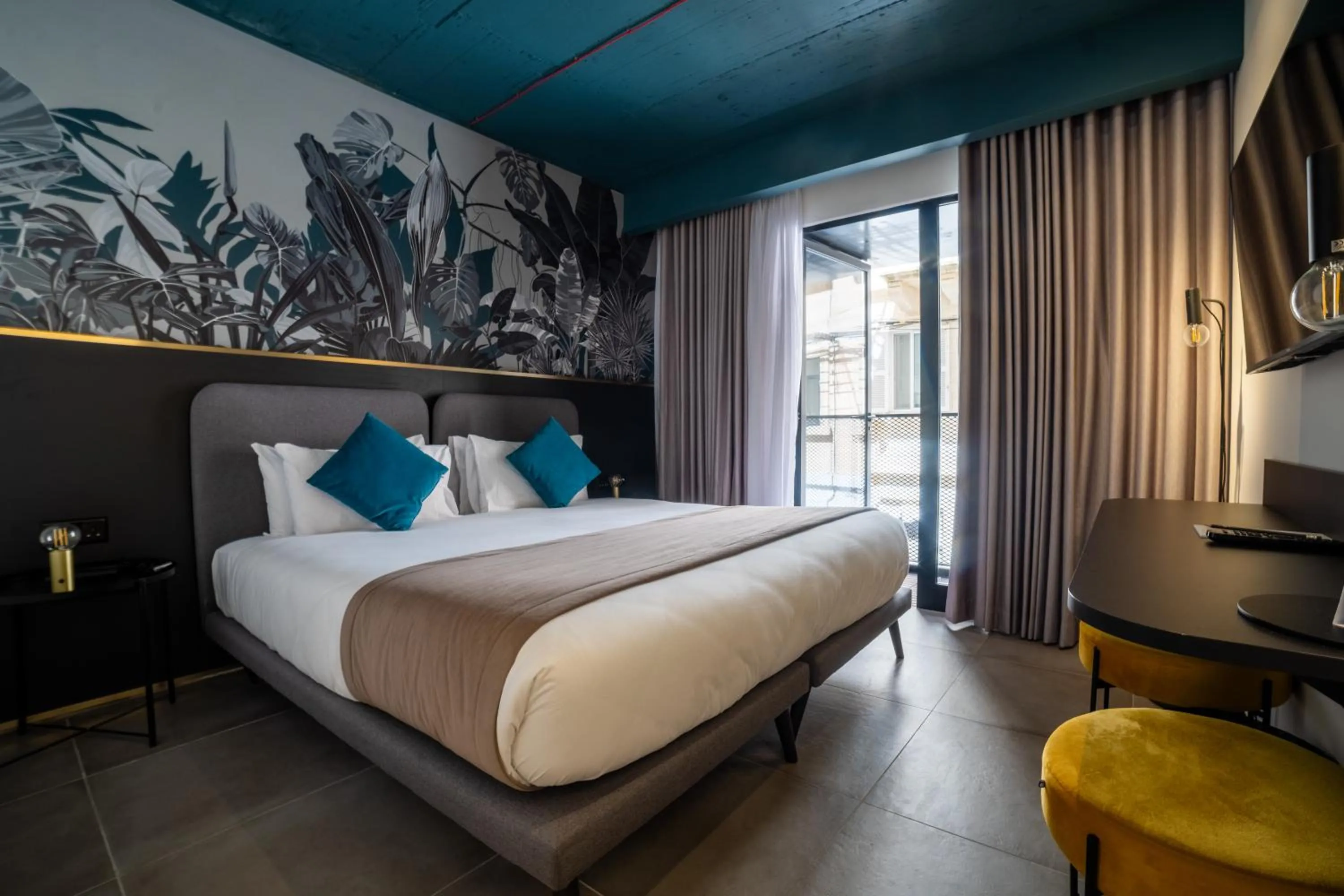 Bed in Eleven by Warren Collection