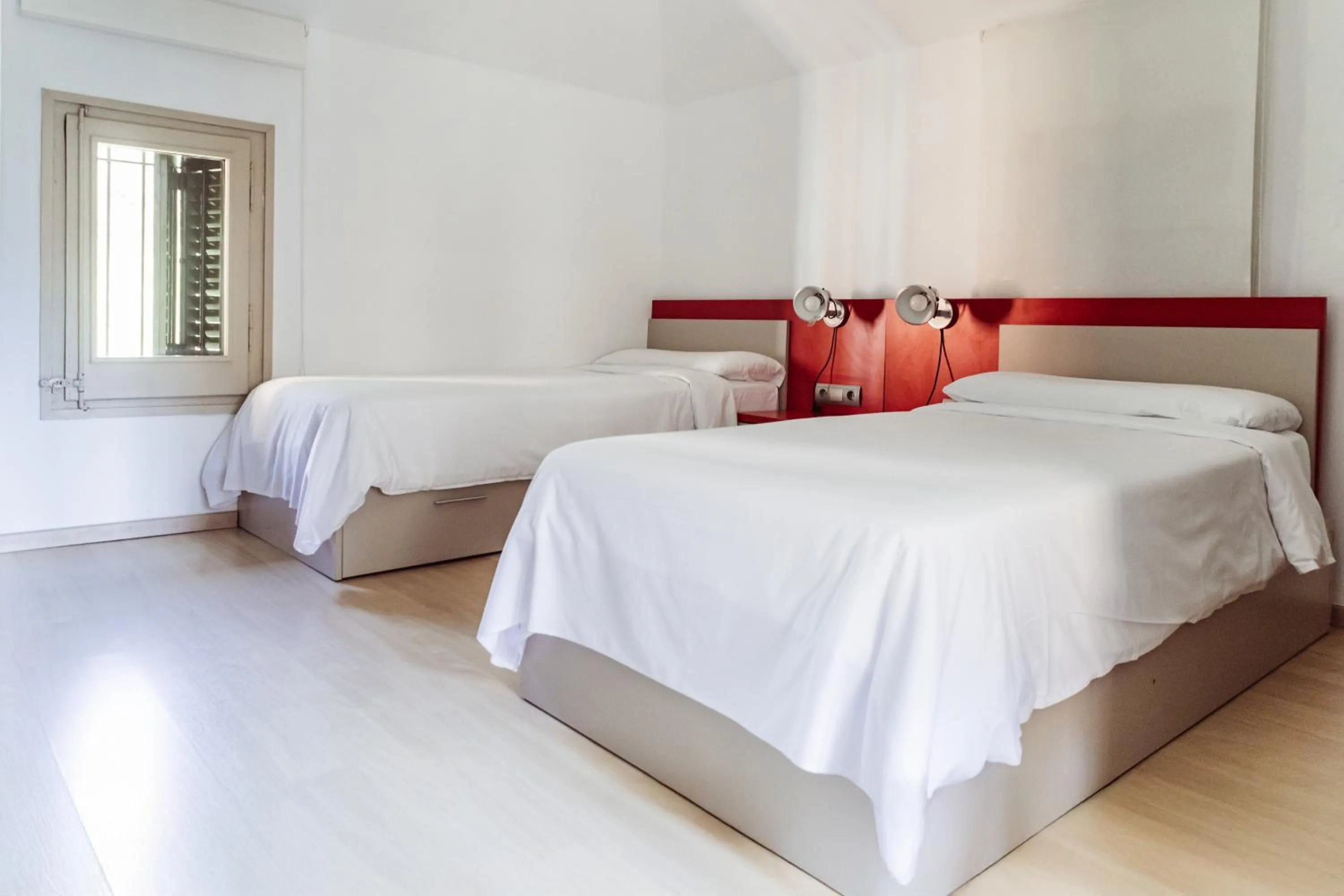 Twin Room with Private Bathroom in Leevin Stay Hostel