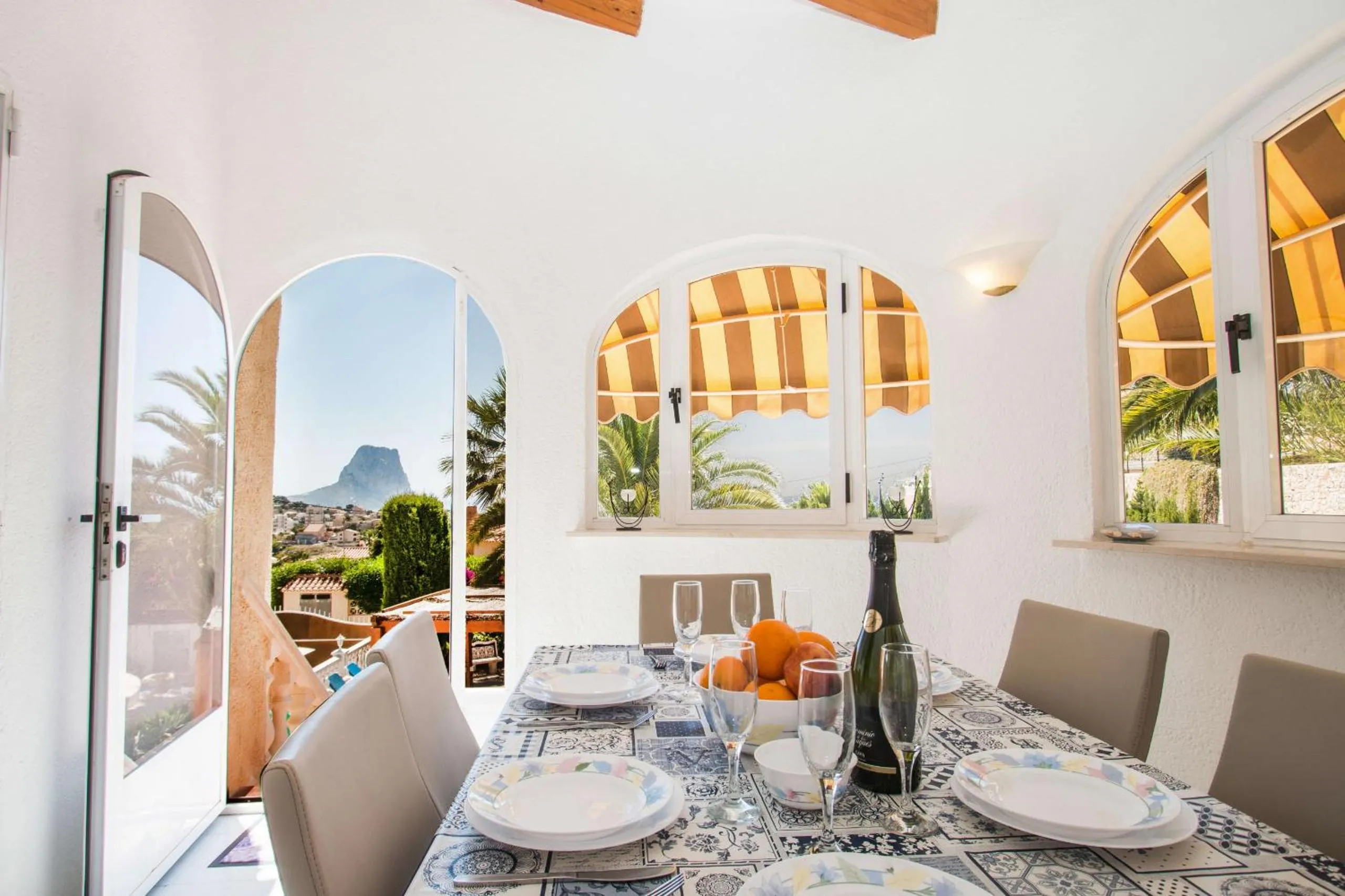 Dining area in Villa Erik - PlusHolidays