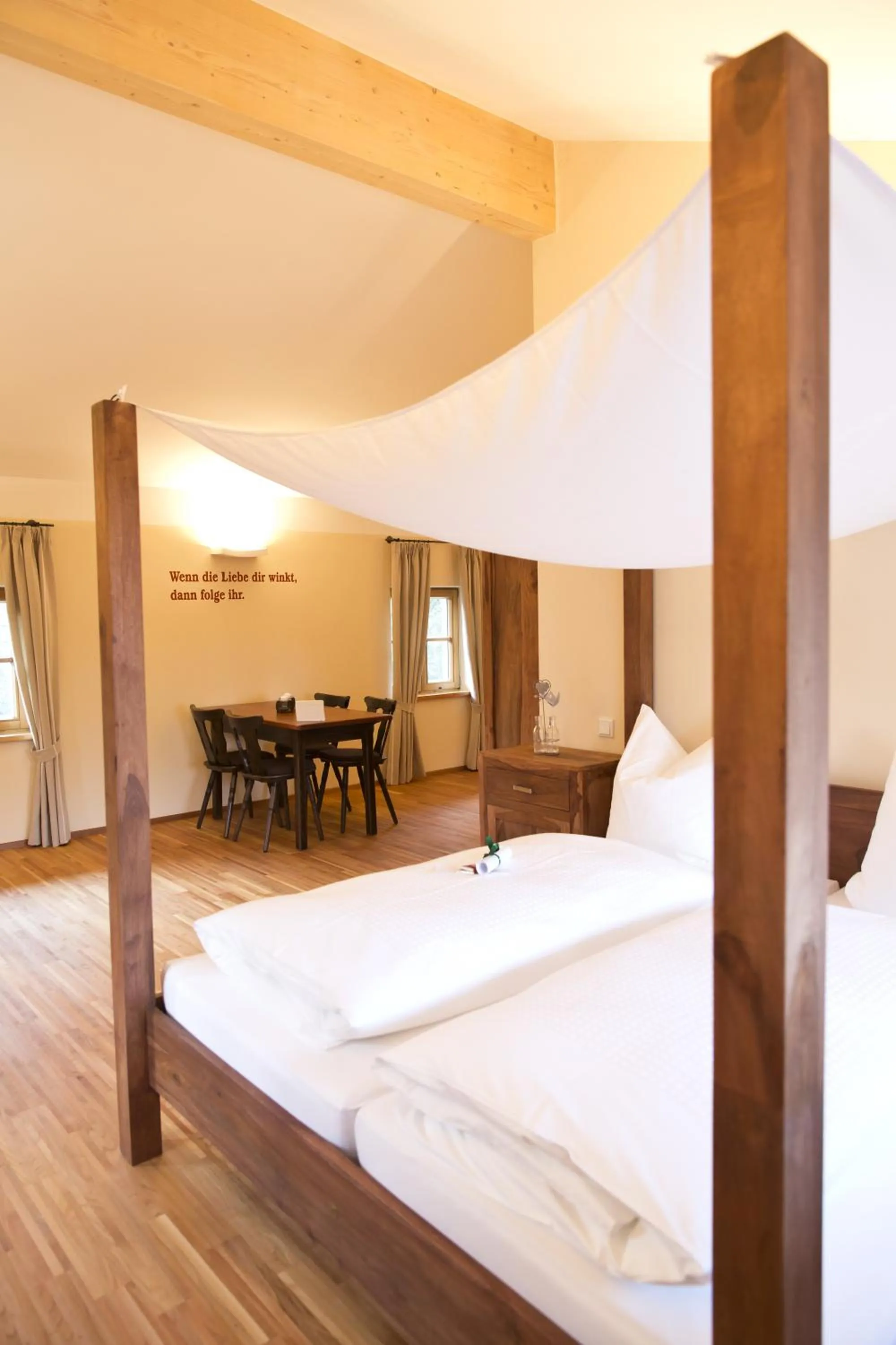 Bed in Gasthaus Murauer