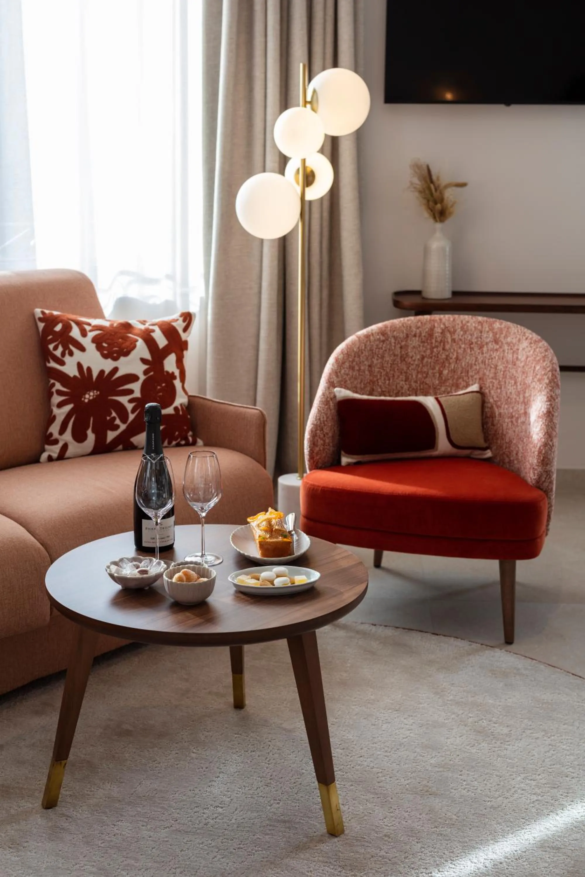 Living room in Hôtel et Restaurant La Bastide Bourrelly - Mathias Dandine