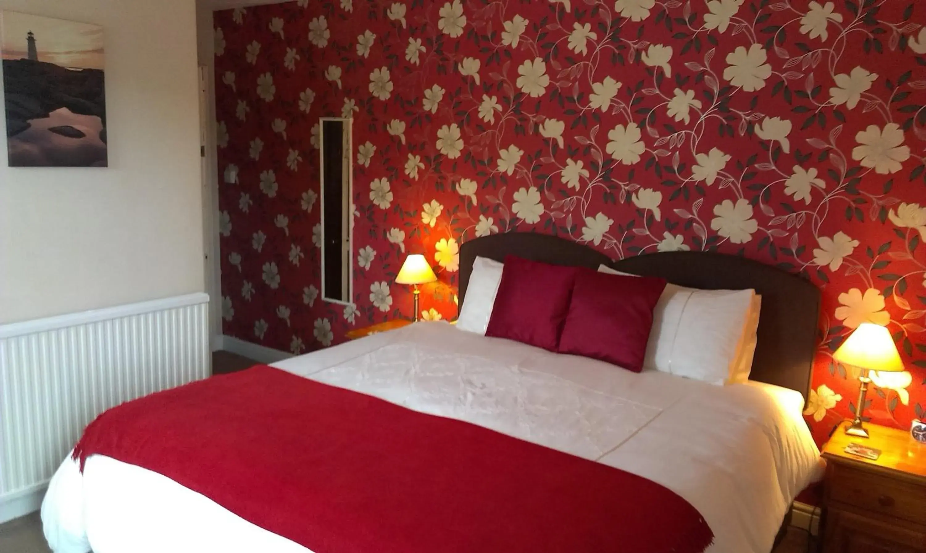 Classic Double or Twin Room with Partial Sea View in Saffron House Classic Double or Twin Room with Partial Sea View in Saffron House