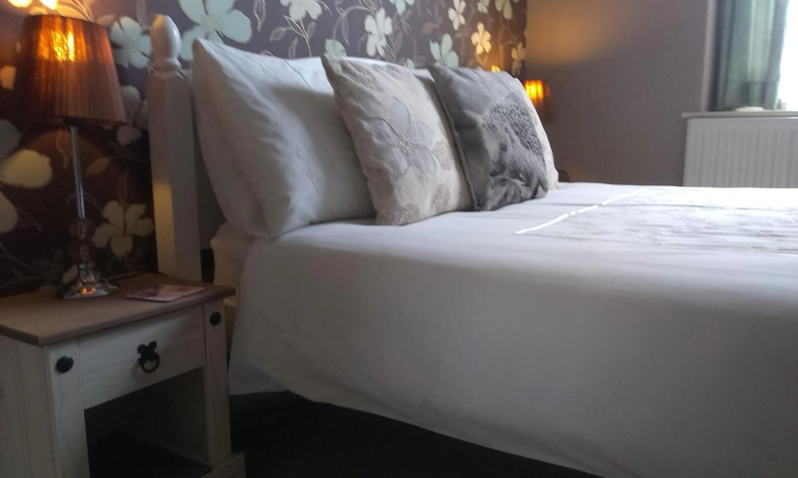 Bedroom, Bed in Saffron House