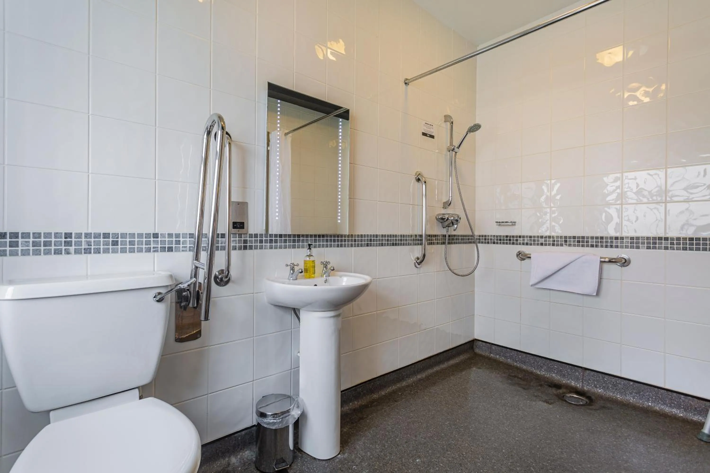Bathroom in The Talbot Hotel, Oundle , Near Peterborough - The Coaching Inn Group