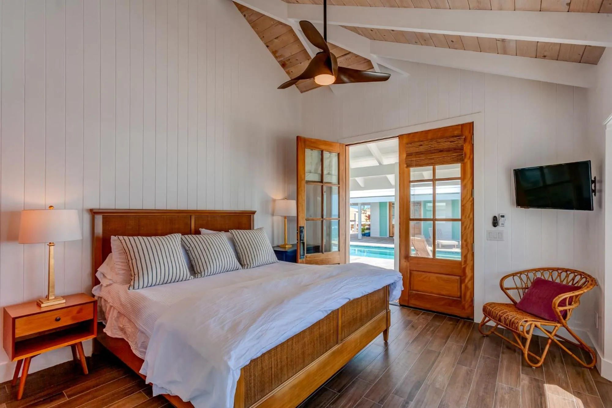 Bedroom, Bed in Elbow Reef