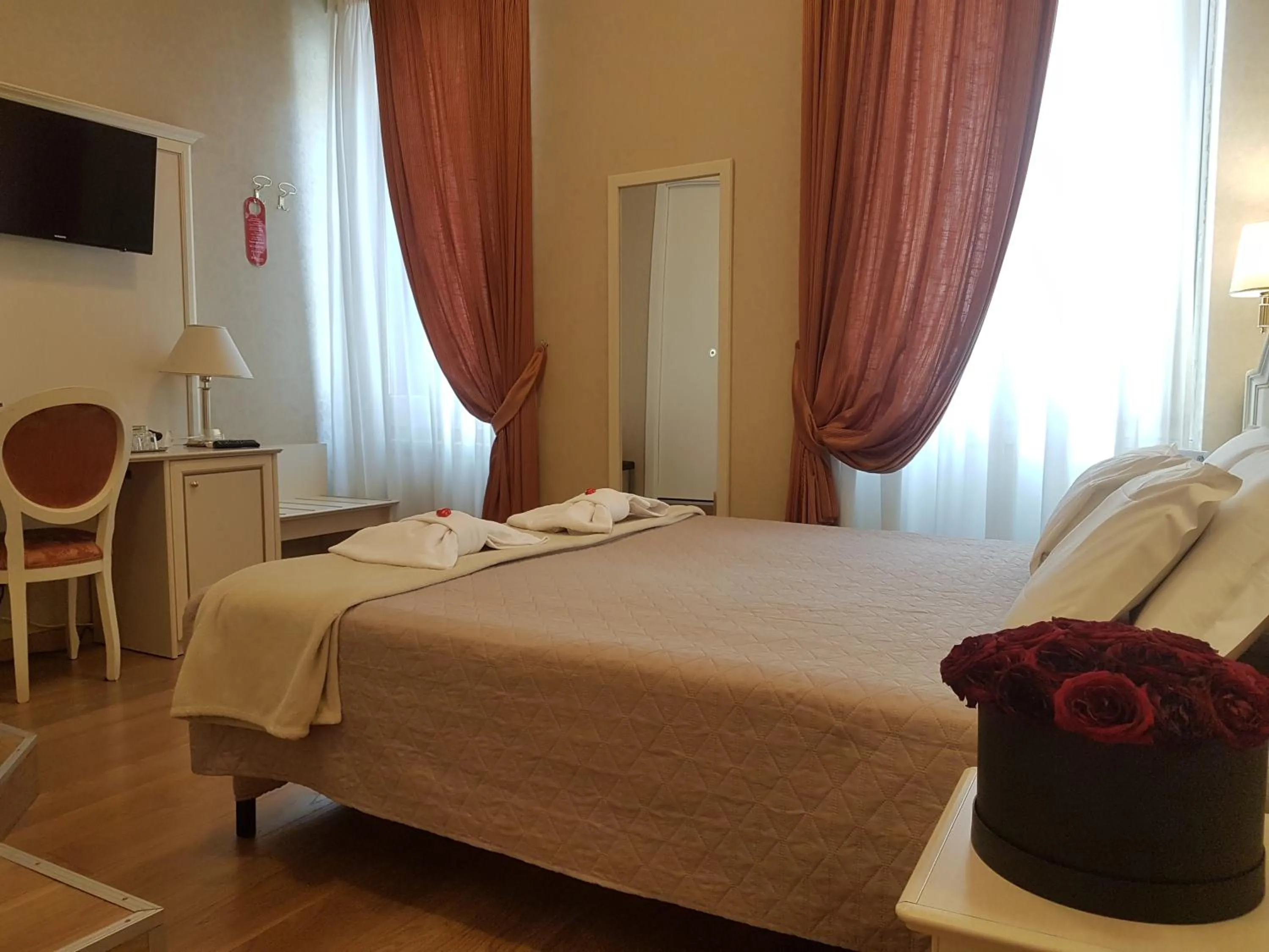Photo of the whole room, Bed in Relais Bocca di Leone
