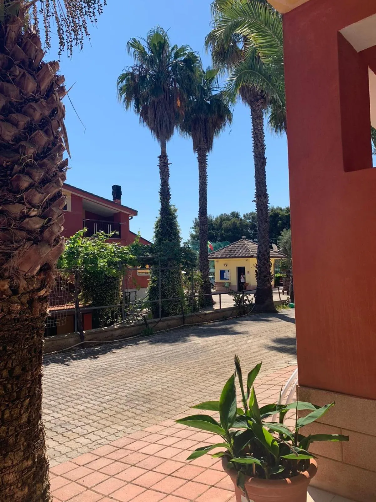 Property building in Appartamenti Vacanze Minervino