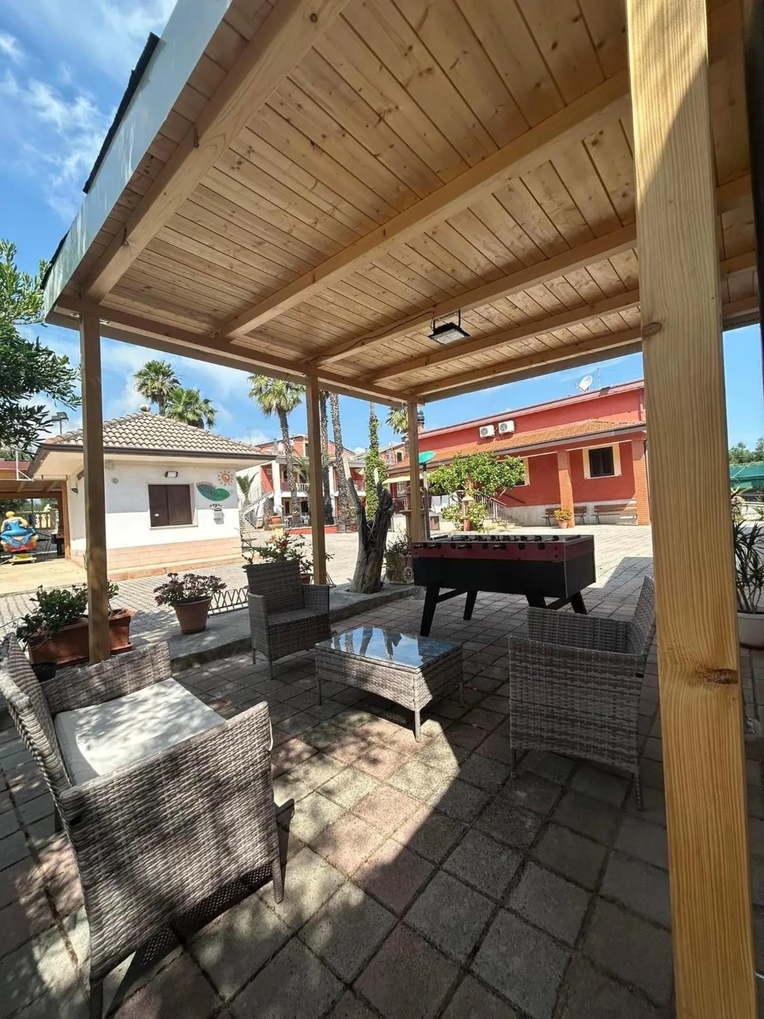 Property building in Appartamenti Vacanze Minervino