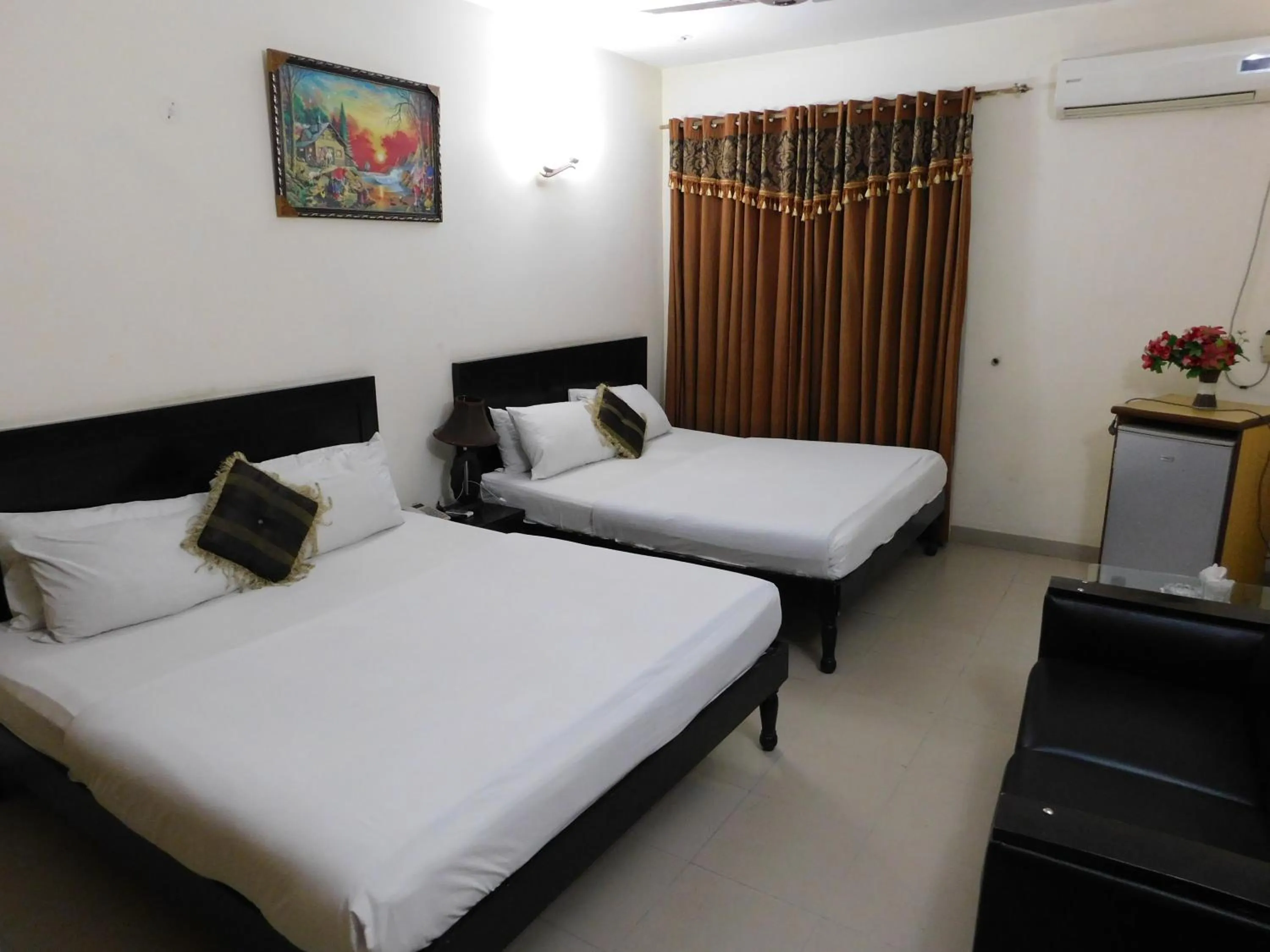 Bed in Hotel Tourist Inn Lahore