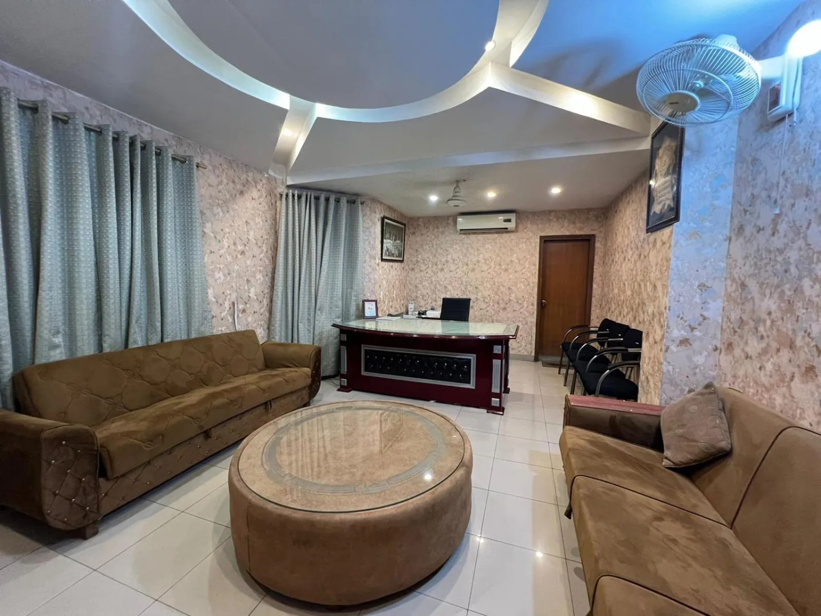 TV and multimedia in Hotel Tourist Inn Lahore