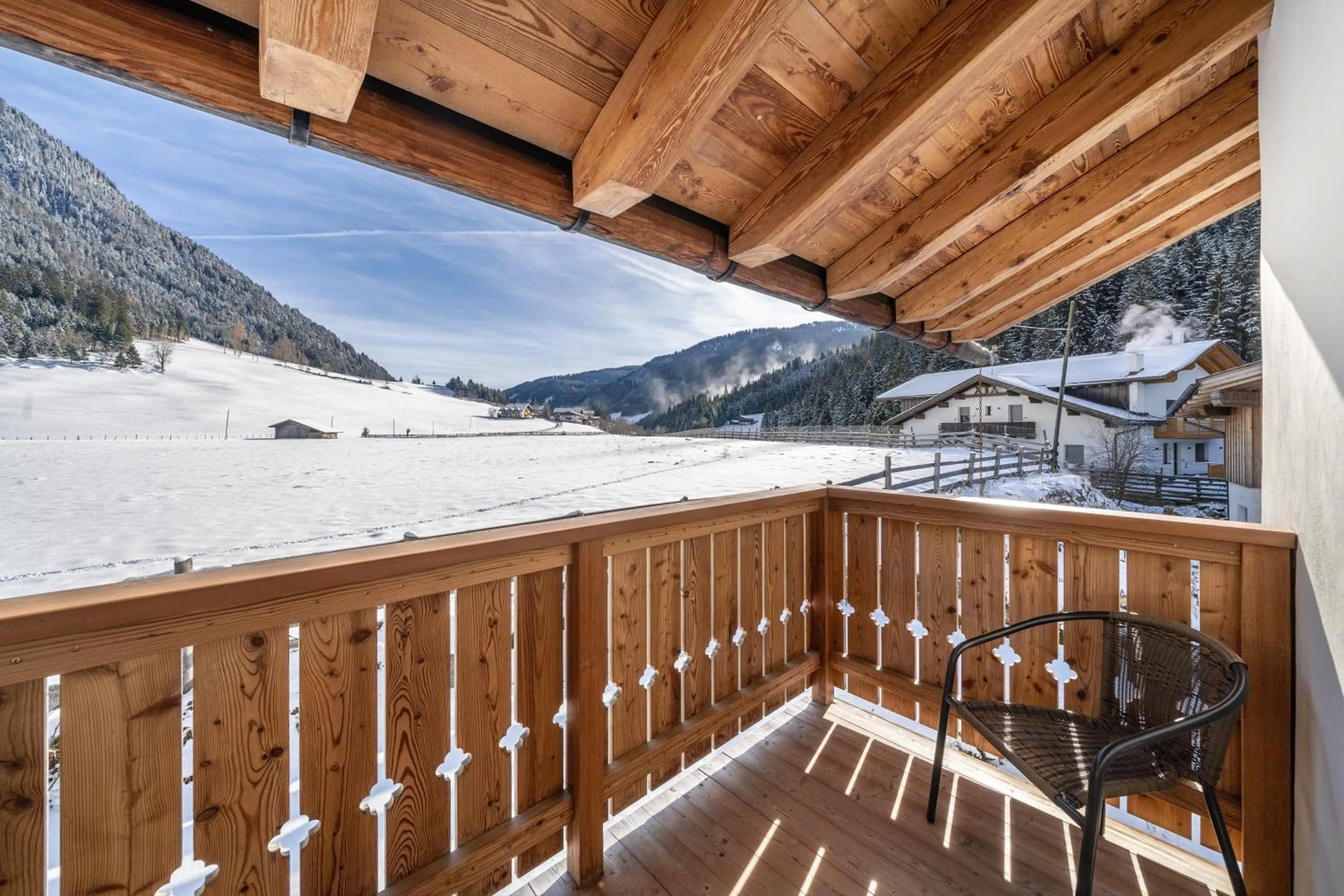 Superior One-Bedroom Apartment with Balcony in Ferienhaus Larch Soge Apt Karin