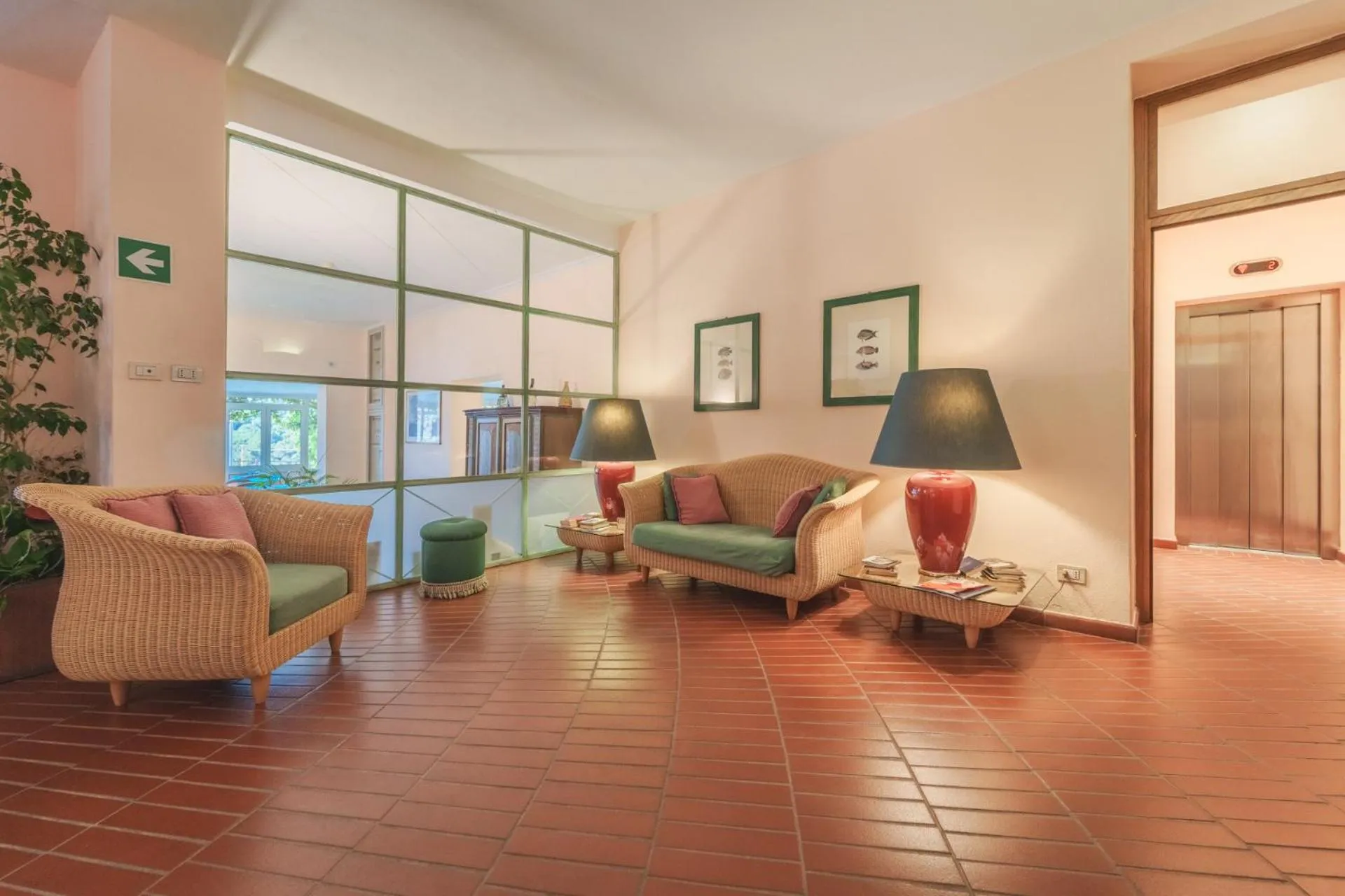 Lobby or reception in Hotel Lo Scirocco