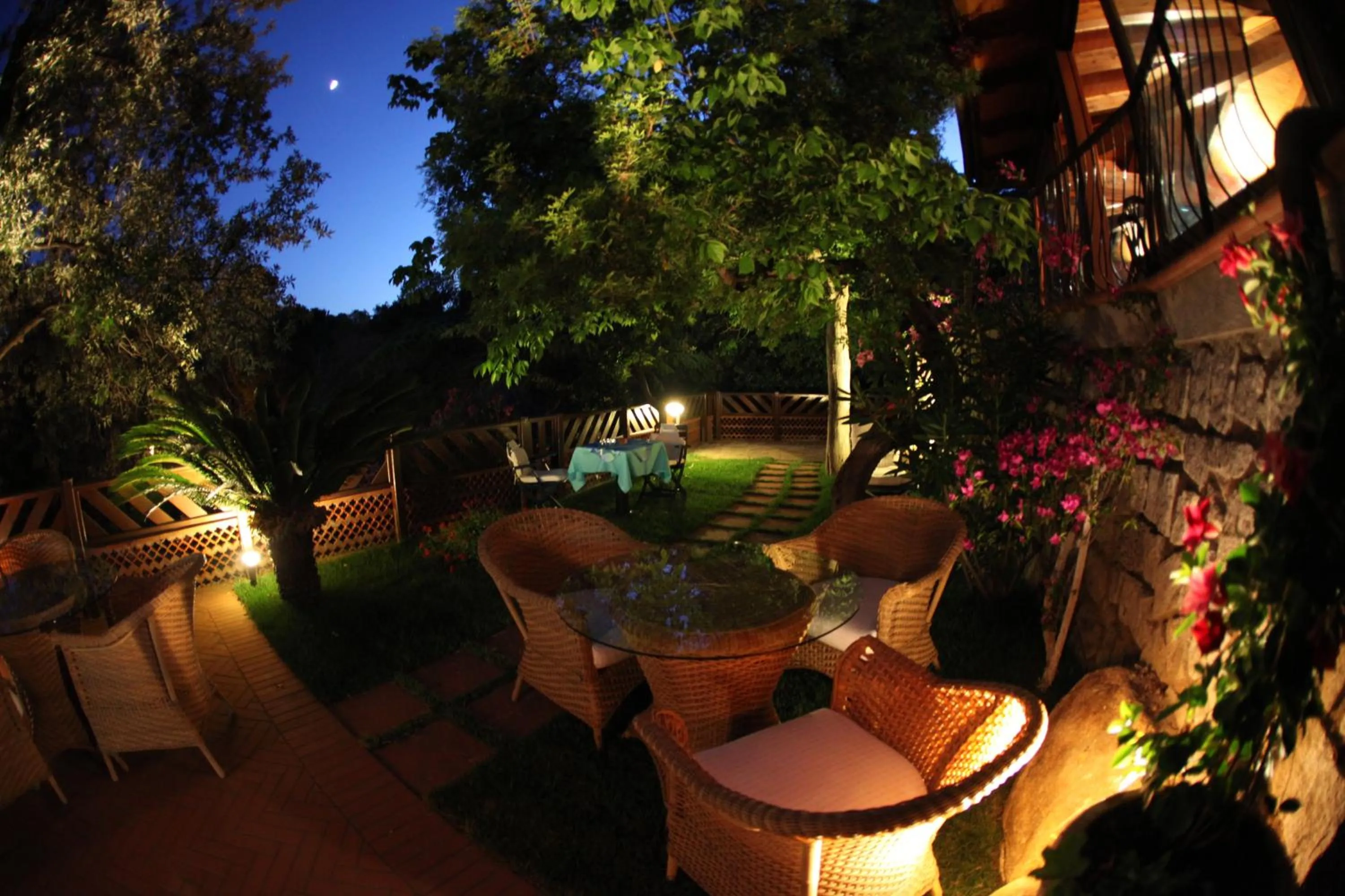 Garden in Hotel Lo Scirocco