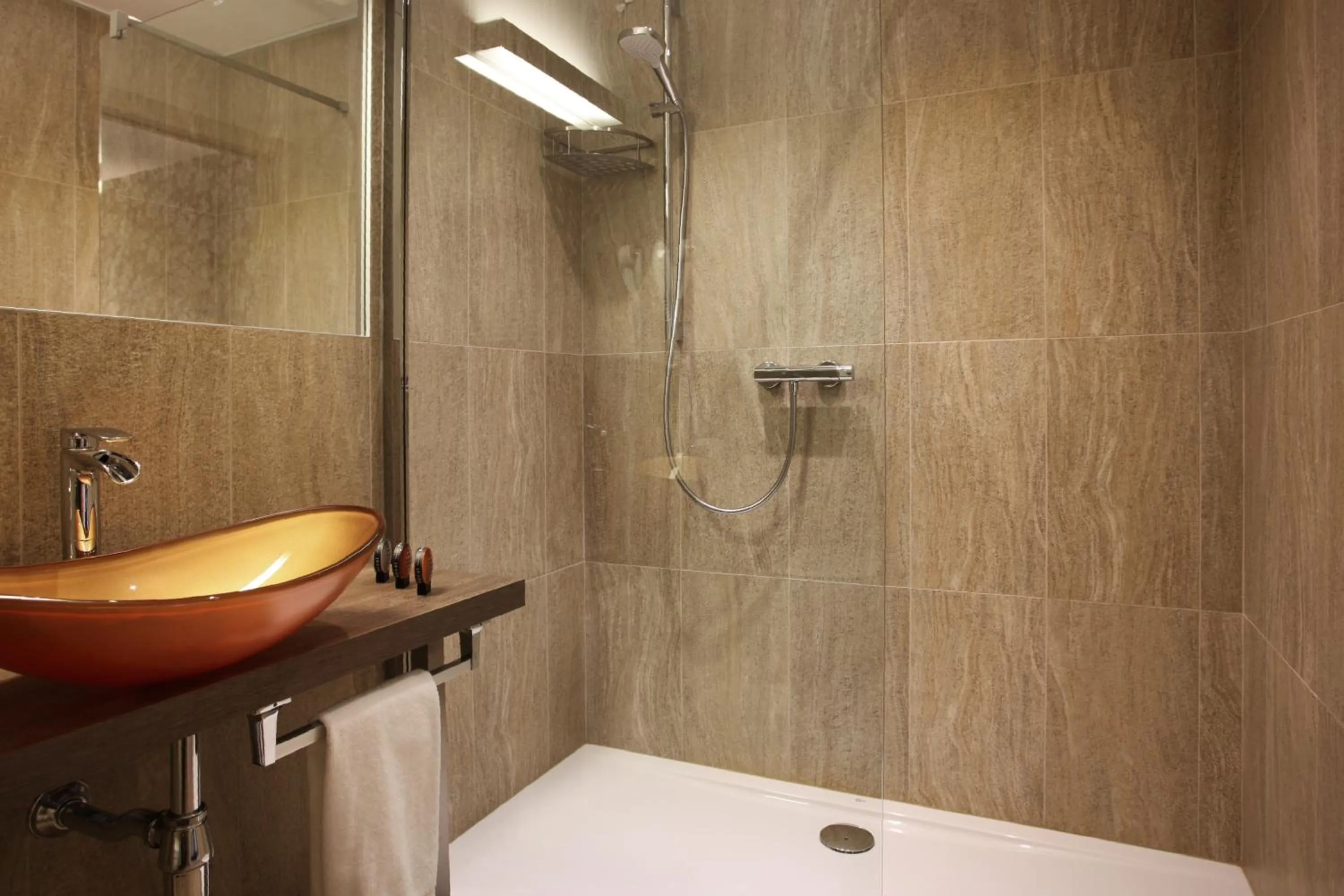 Shower in Hotel Ponti