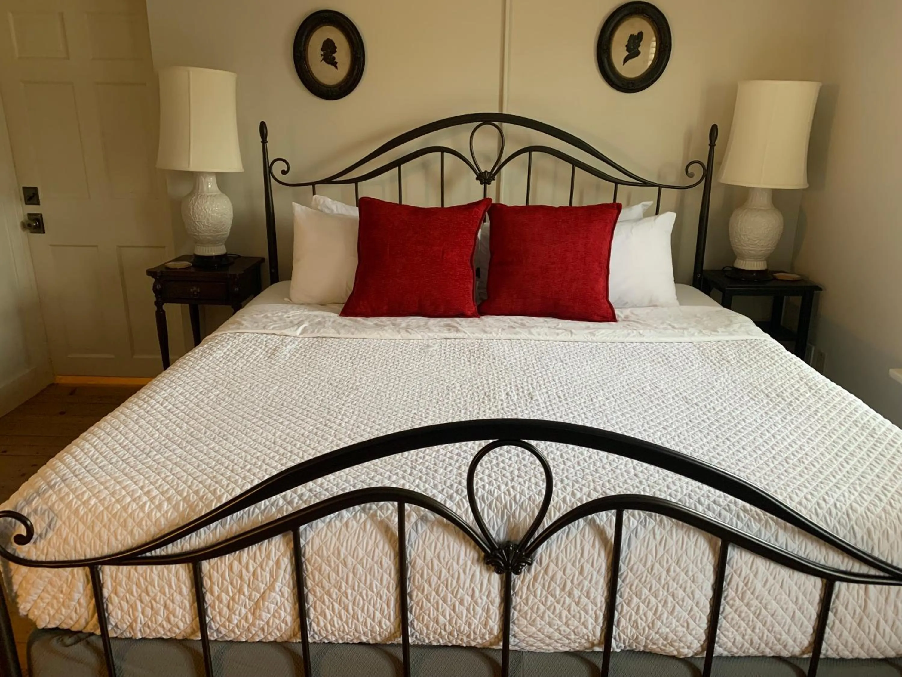 Bedroom, Bed in The Historic General Stanton Inn