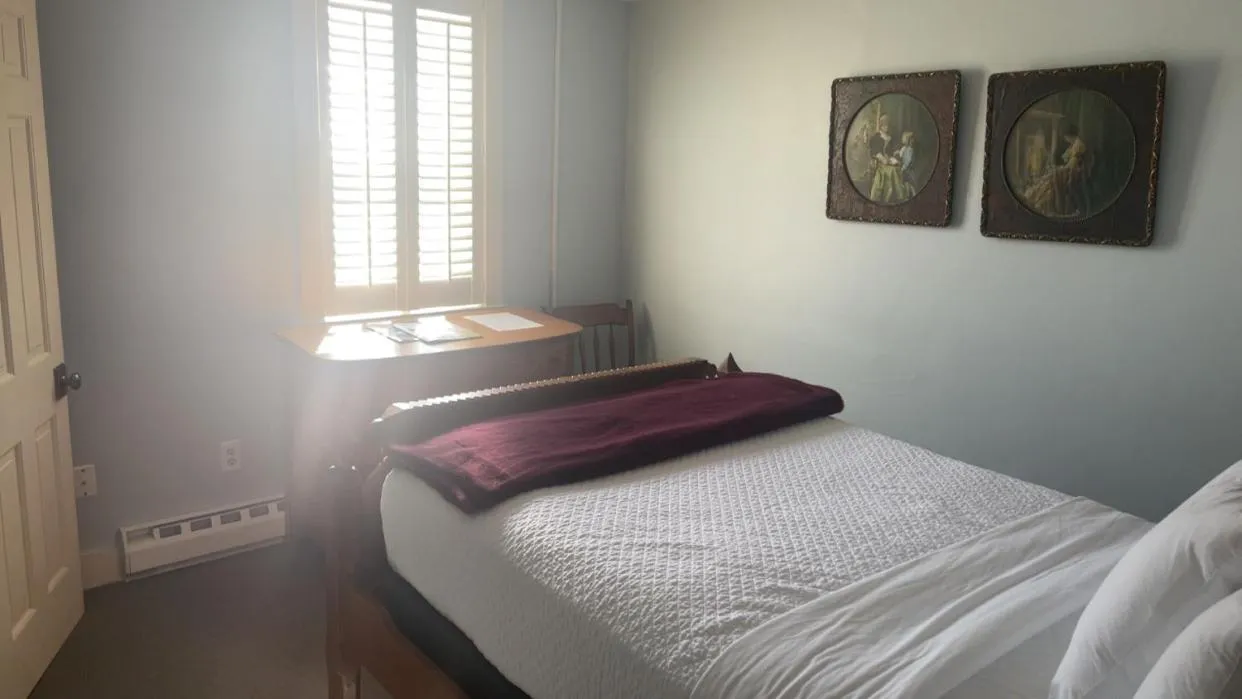 Bed in The Historic General Stanton Inn