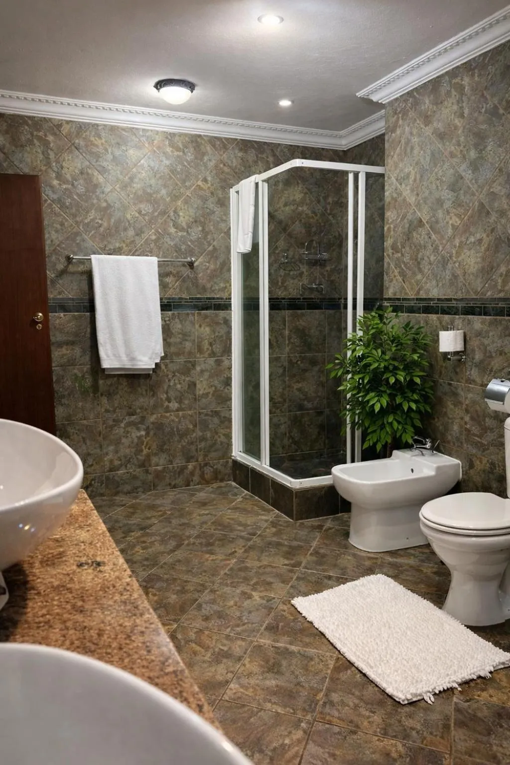 Shower in Aanmani Rose Guesthouse