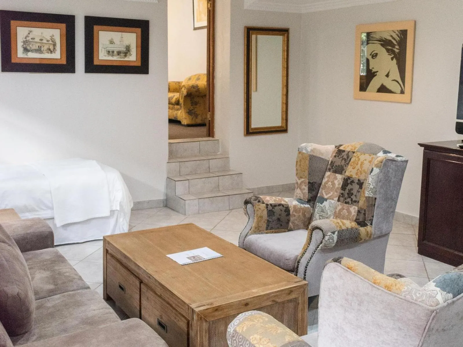 Photo of the whole room in Aanmani Rose Guesthouse