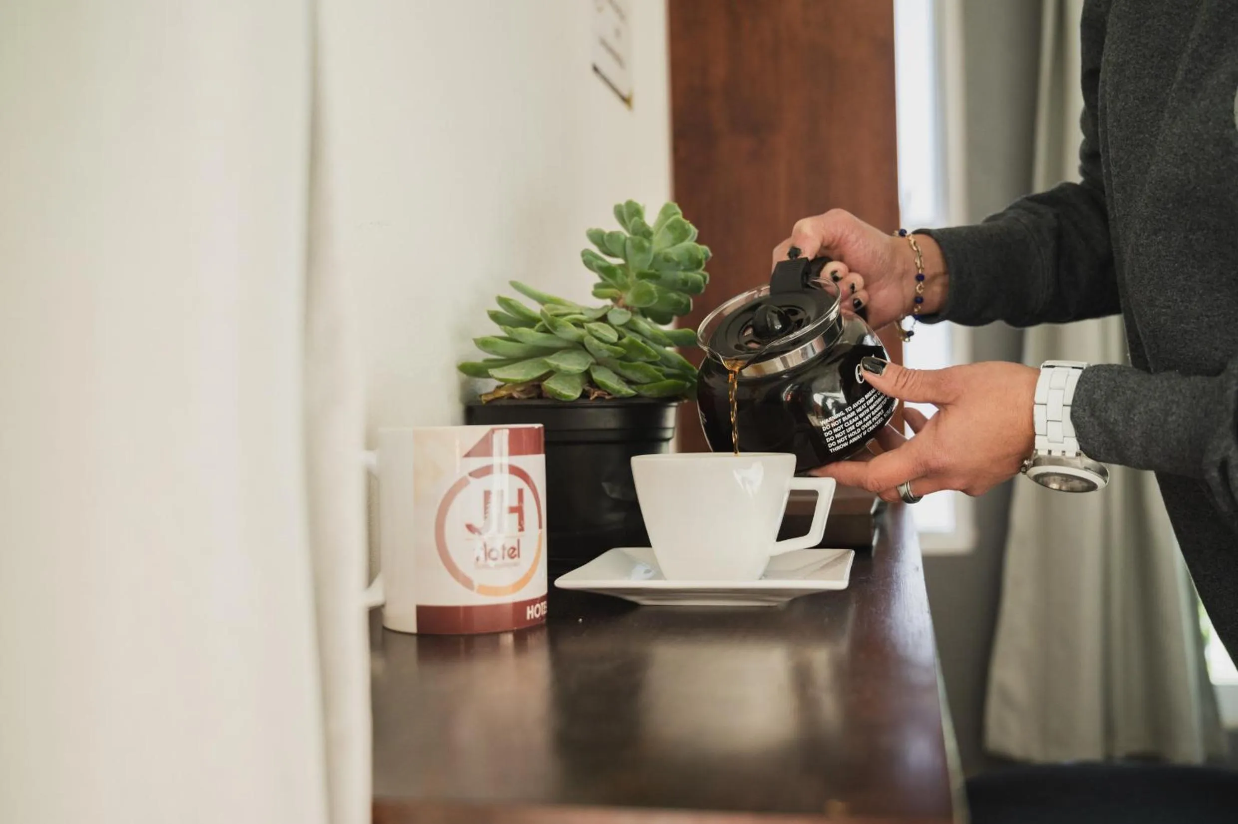 Coffee/tea facilities in JH Hotel Tlatlauqui
