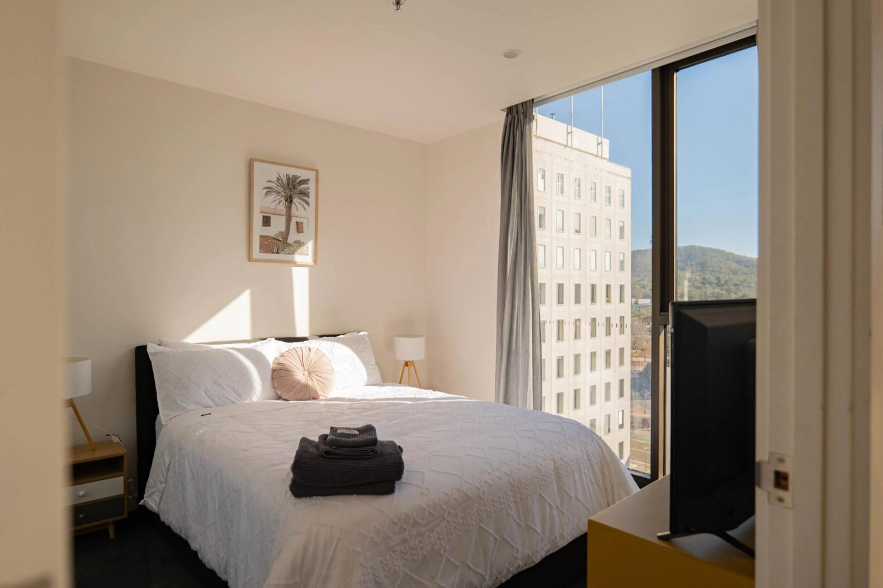 Apartment in 2 BR family business friendly CBD ANU