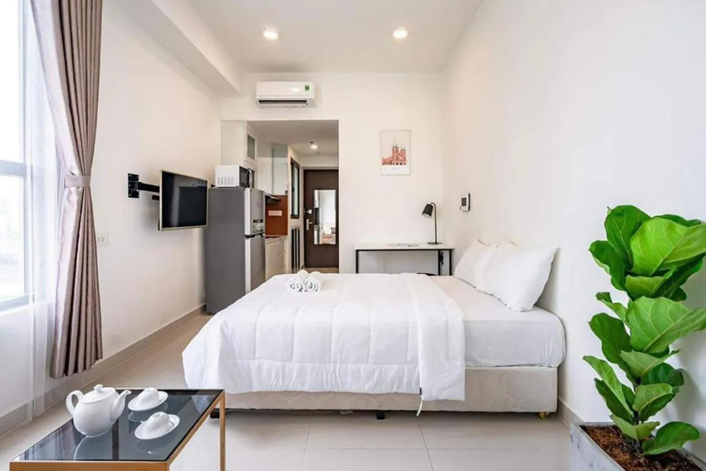 Bed in YO's Homes Rivergate Apartment Infinity Pool Near District 1