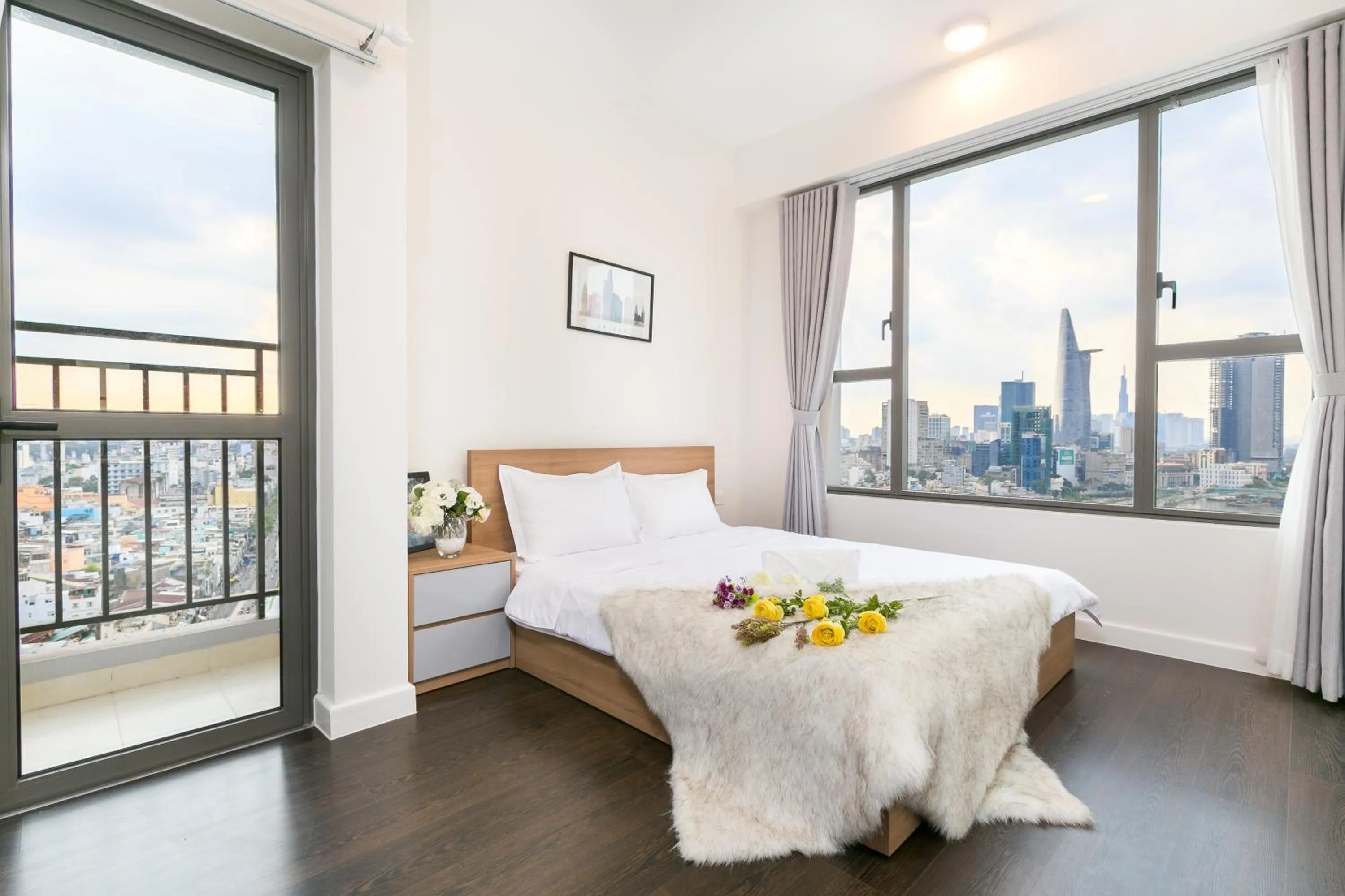 Bed in YO's Homes Rivergate Apartment Infinity Pool Near District 1