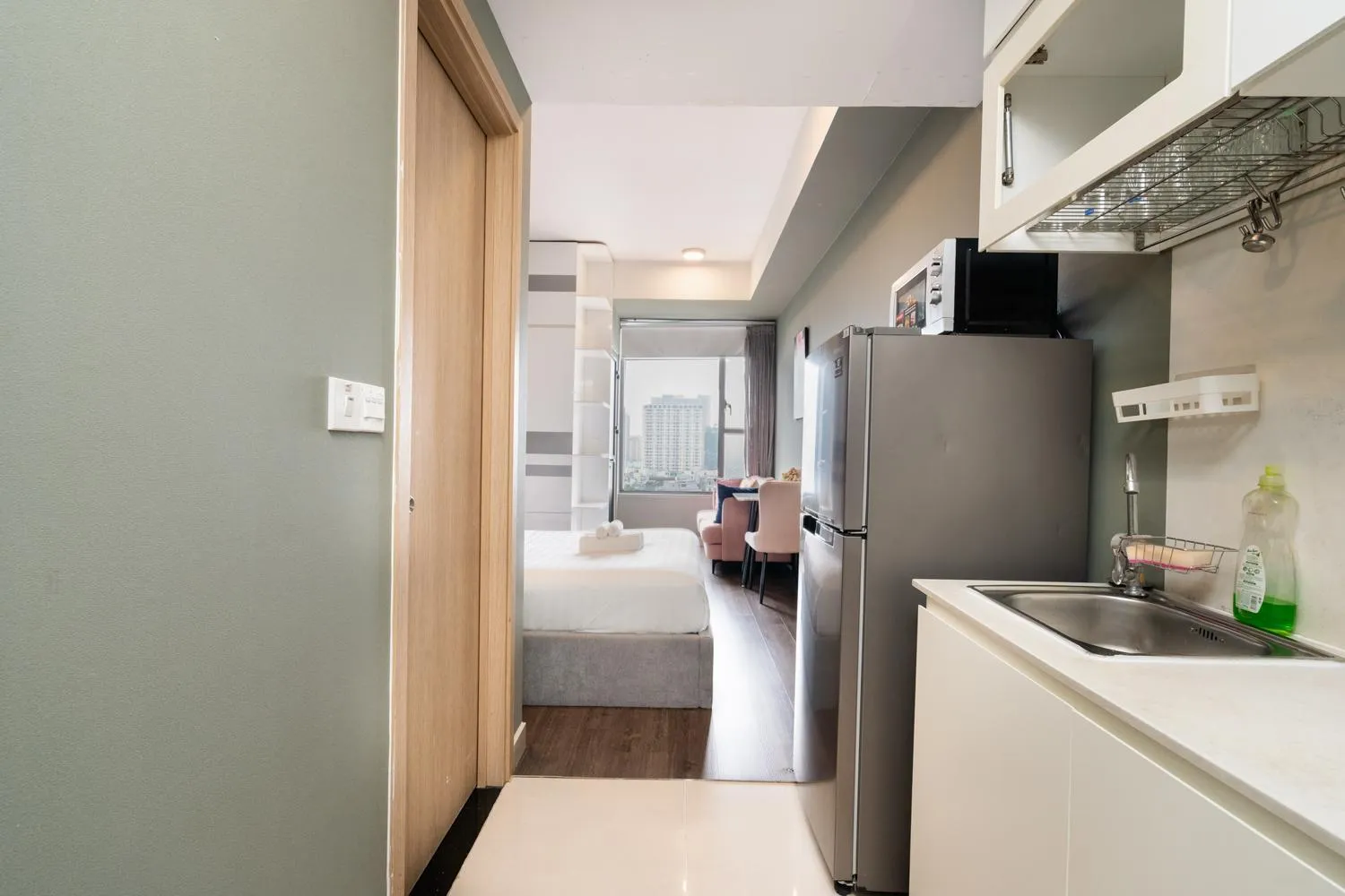 Bed in YO's Homes Rivergate Apartment Infinity Pool Near District 1