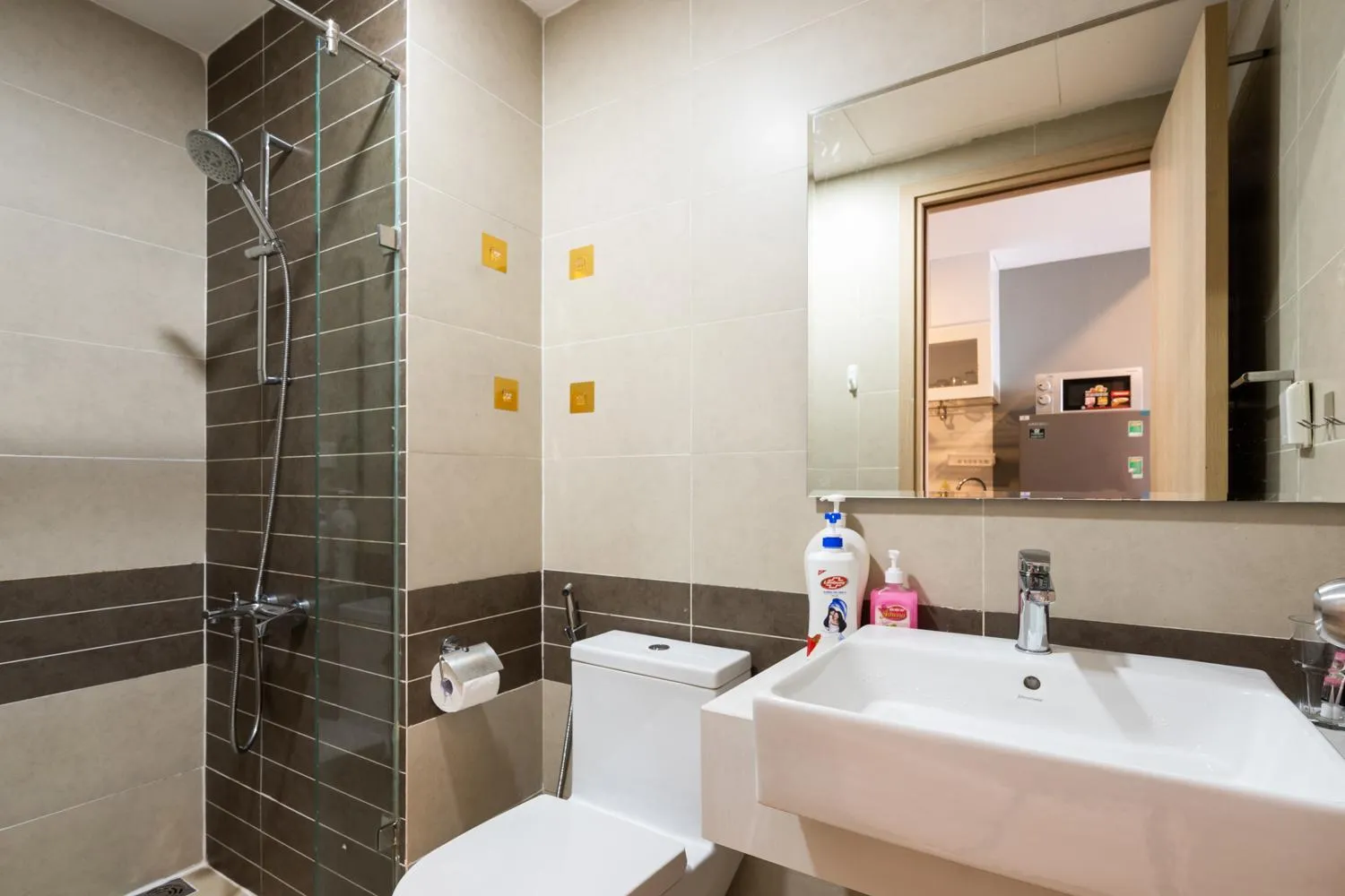 YO's Homes Rivergate Apartment Infinity Pool Near District 1