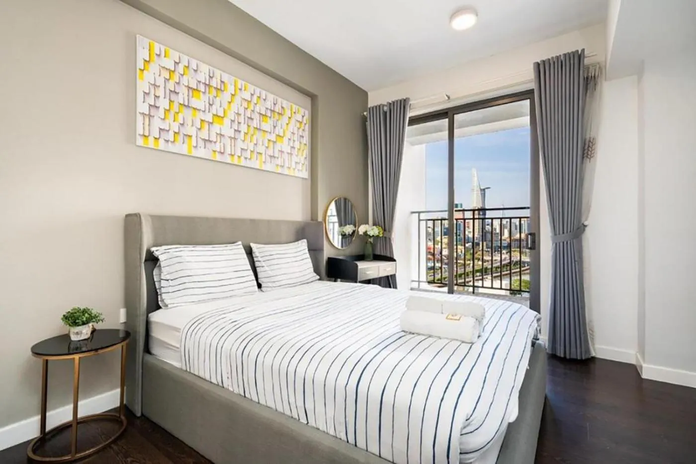 Bed in YO's Homes Rivergate Apartment Infinity Pool Near District 1