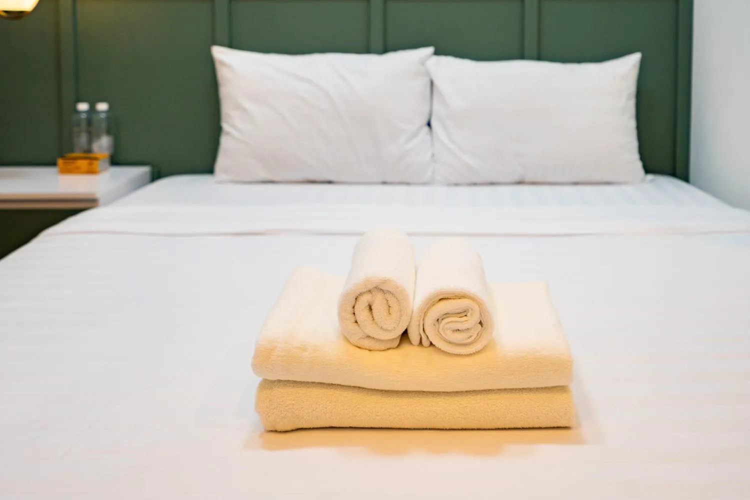 Bed in YO's Homes Rivergate Apartment Infinity Pool Near District 1