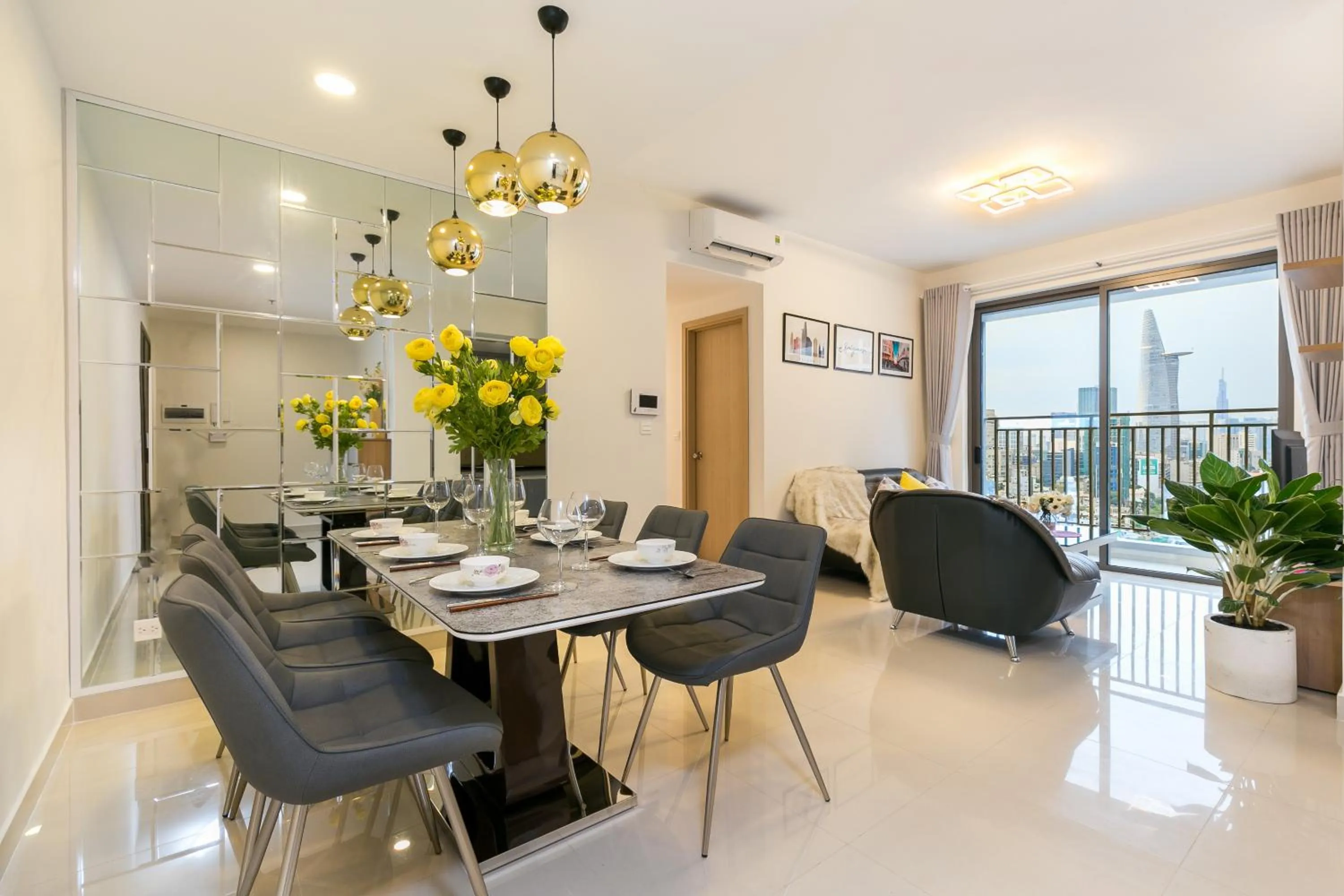 YO's Homes Rivergate Apartment Infinity Pool Near District 1