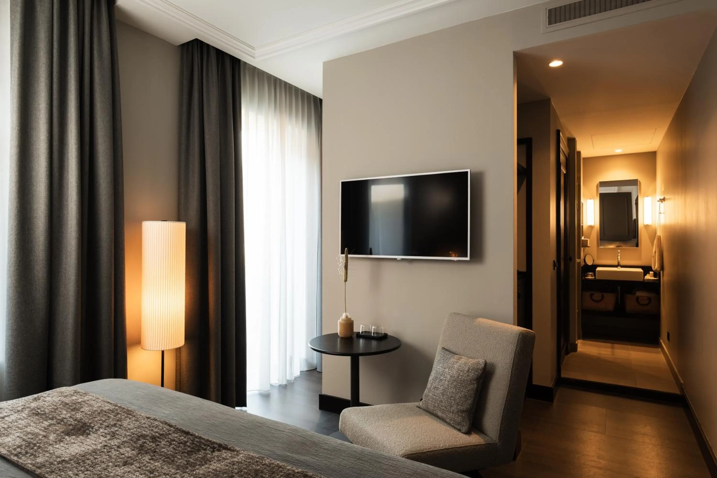 Bathroom, Bed in BEAUMONT Maastricht