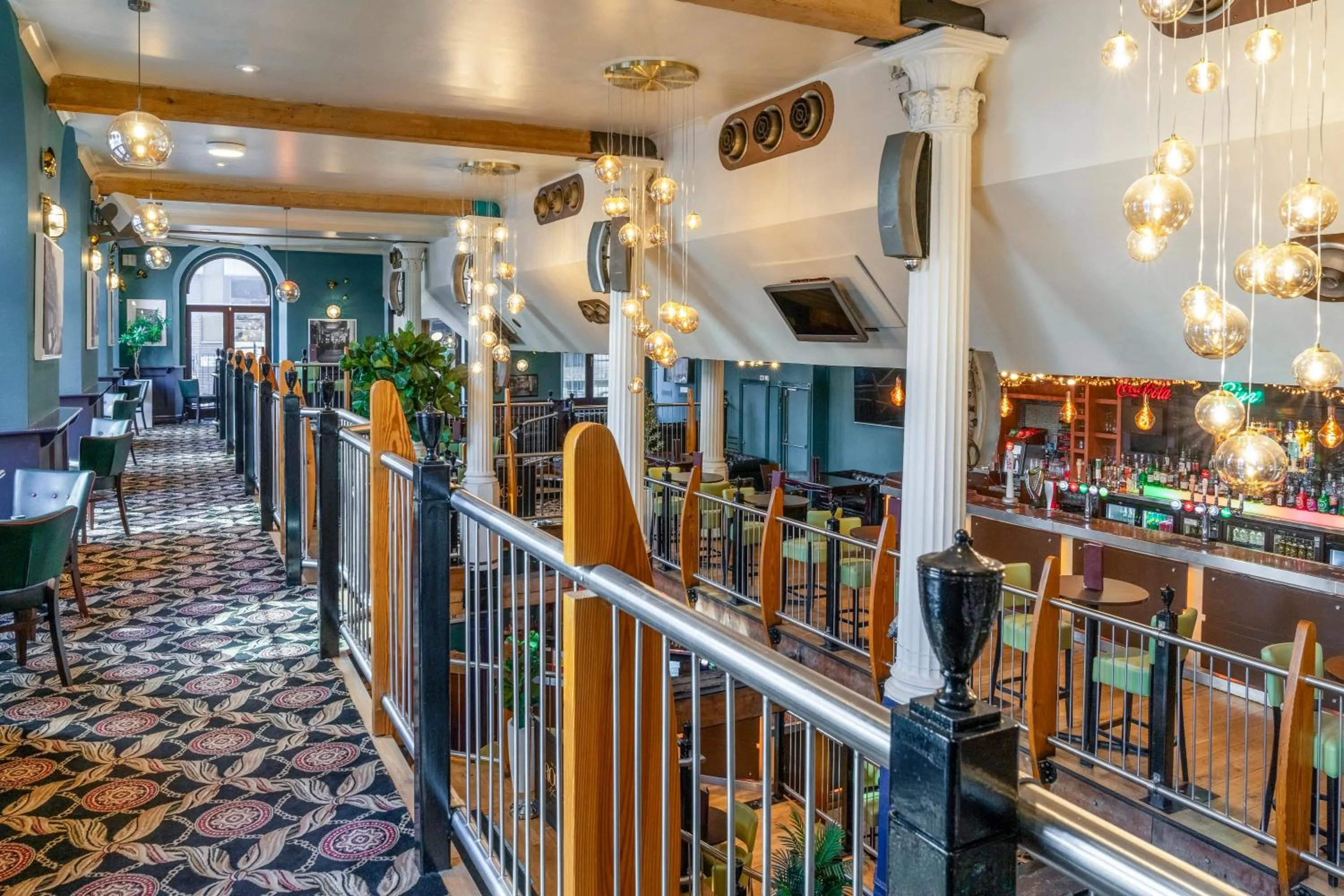 Lounge or bar in Britannia Hotel City Centre Manchester