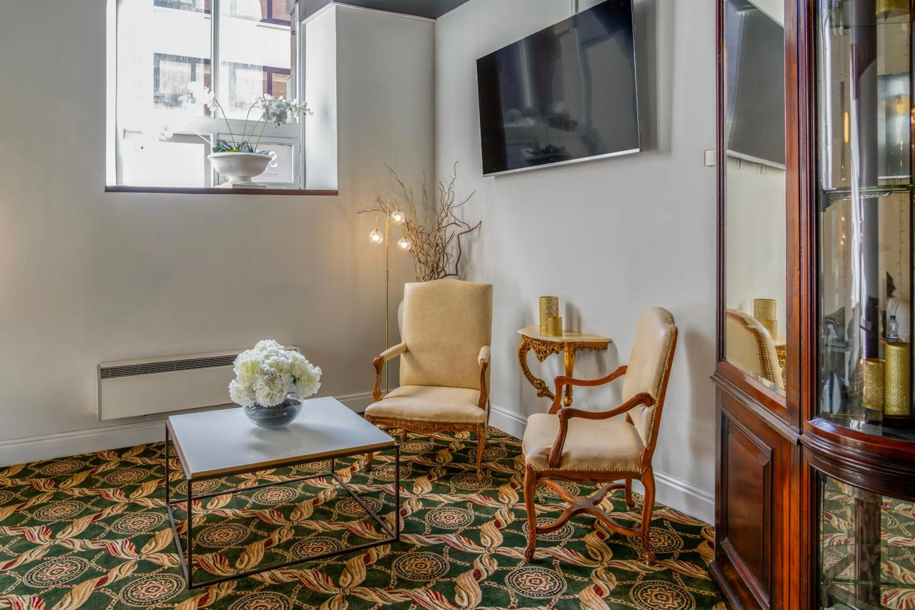 Seating area in Britannia Hotel City Centre Manchester