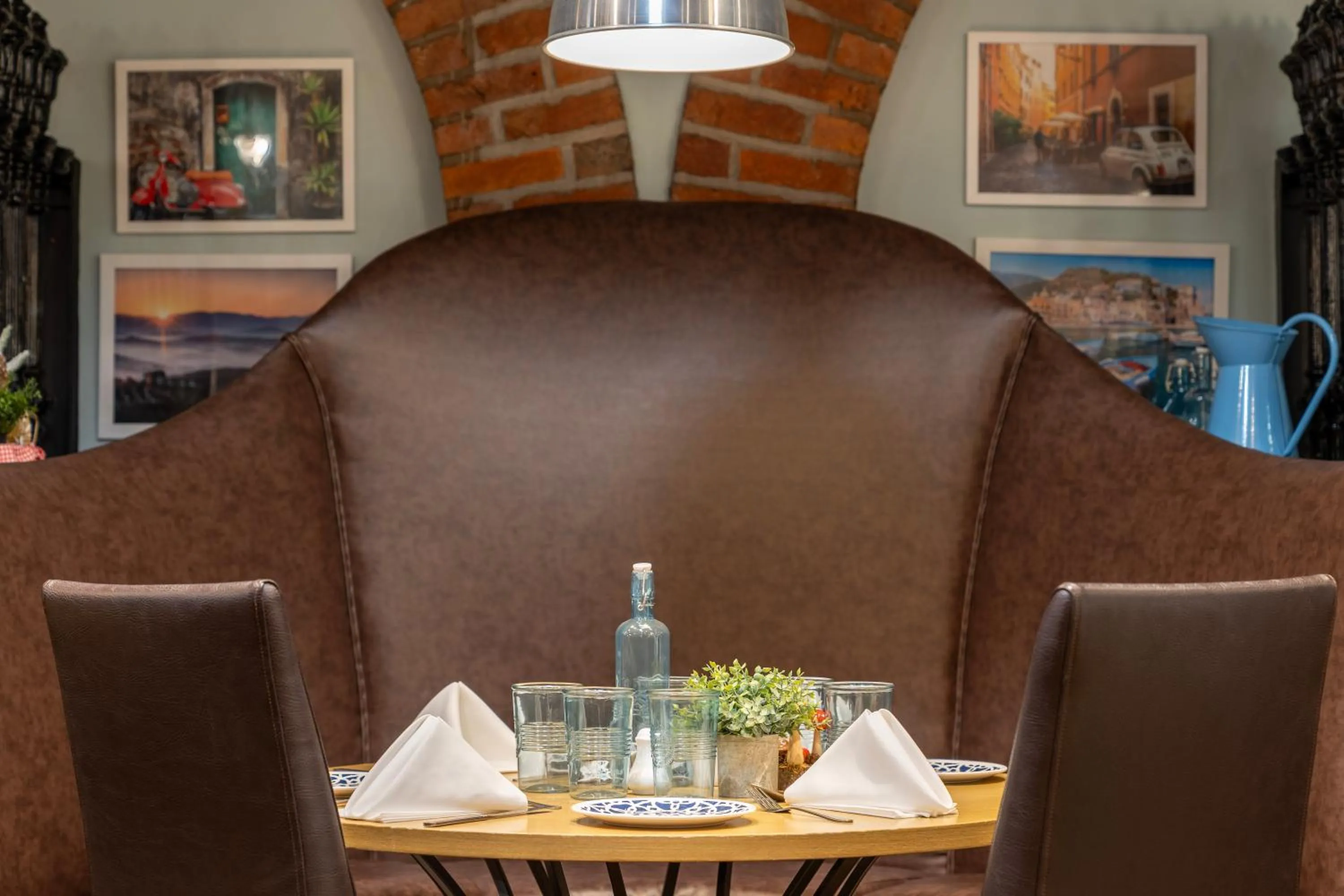 Restaurant/places to eat in Britannia Hotel City Centre Manchester