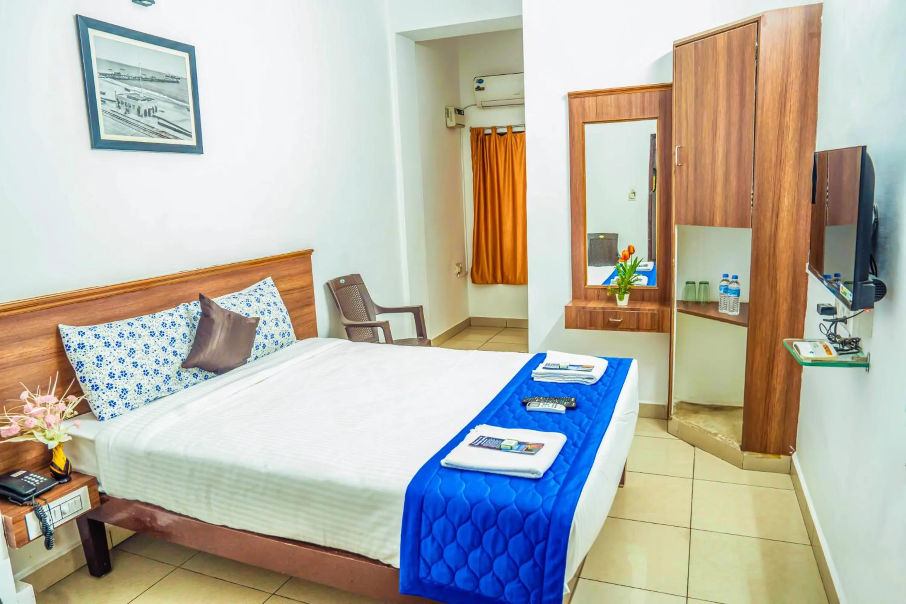 Photo of the whole room, Bed in VKG Hotels