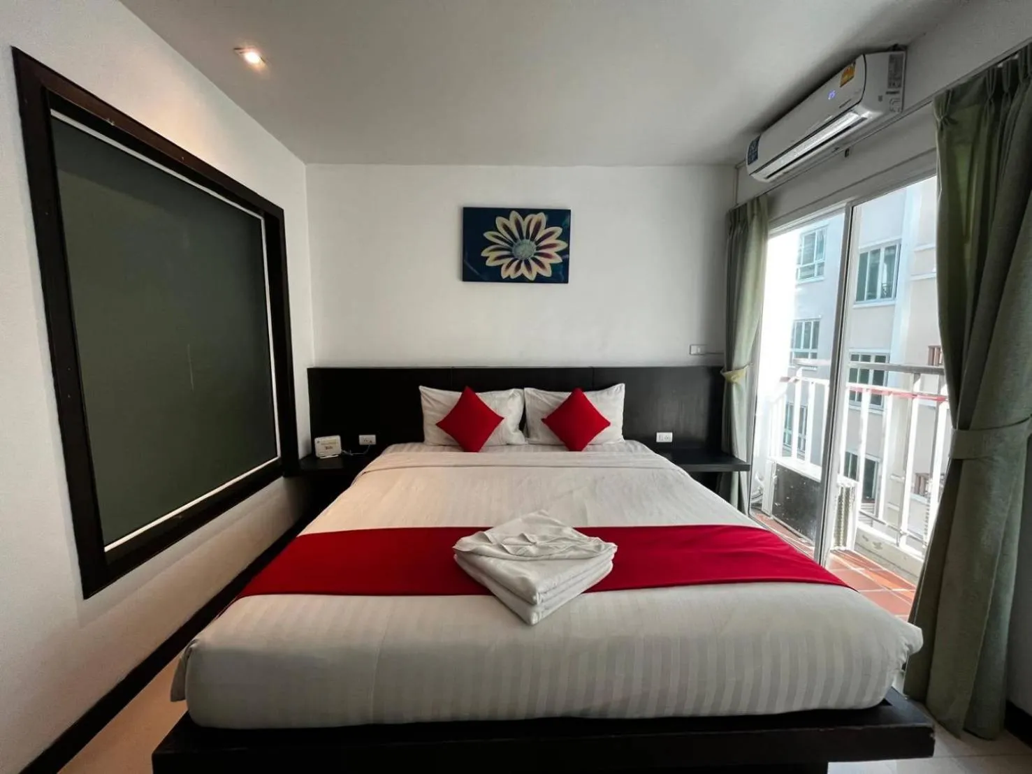 Bed in Cocoon APK Resort & Spa