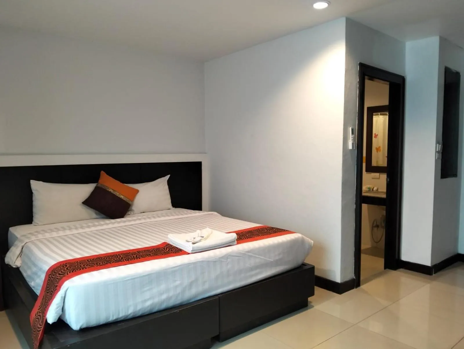 Bed in Cocoon APK Resort & Spa