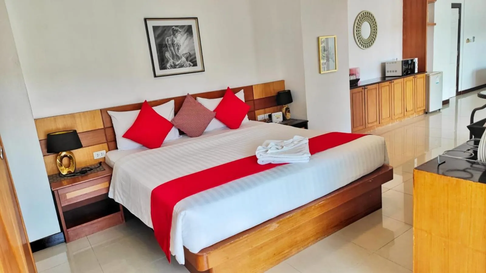 Bedroom, Bed in Cocoon APK Resort & Spa