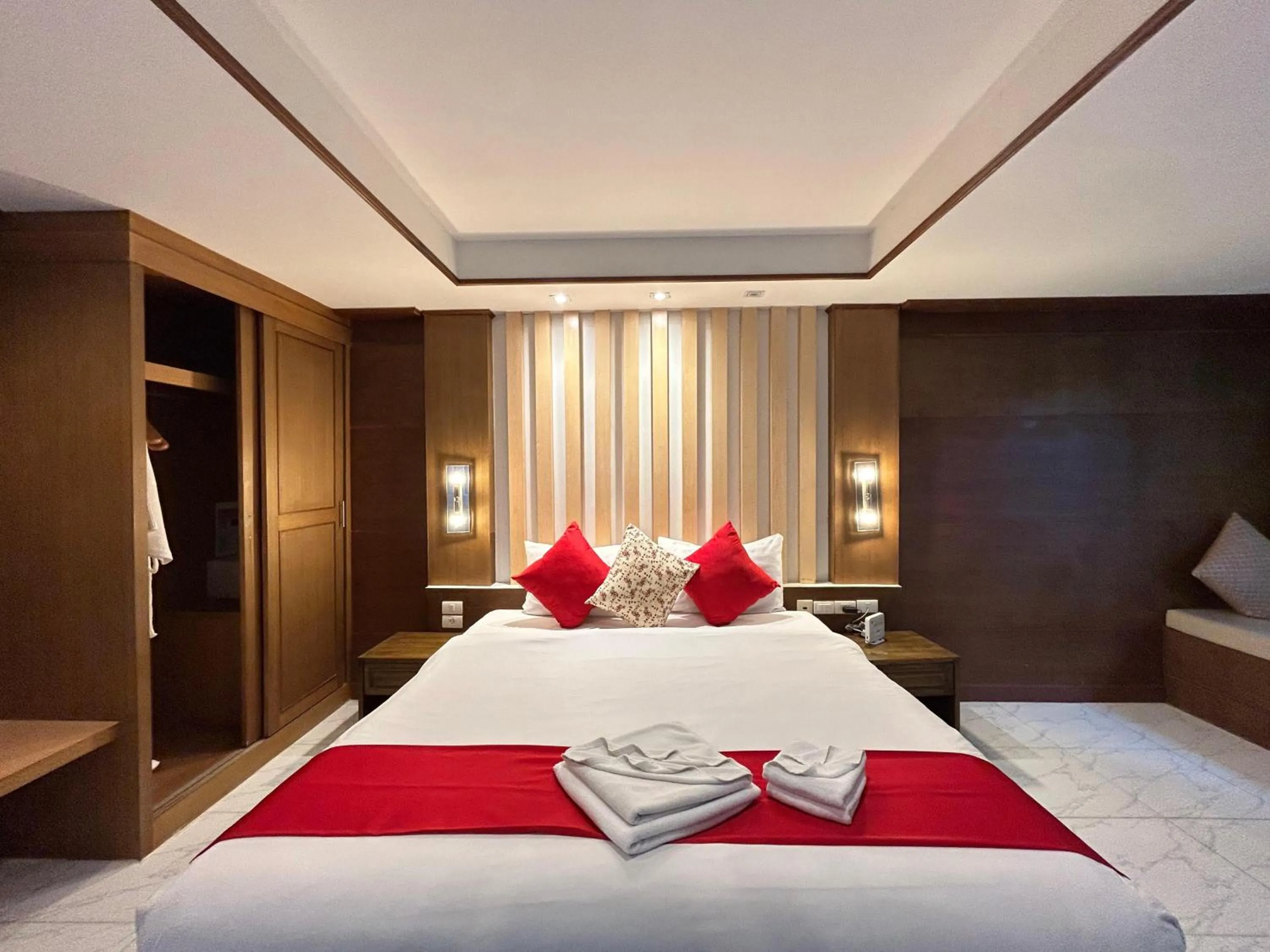 Bed in Cocoon APK Resort & Spa