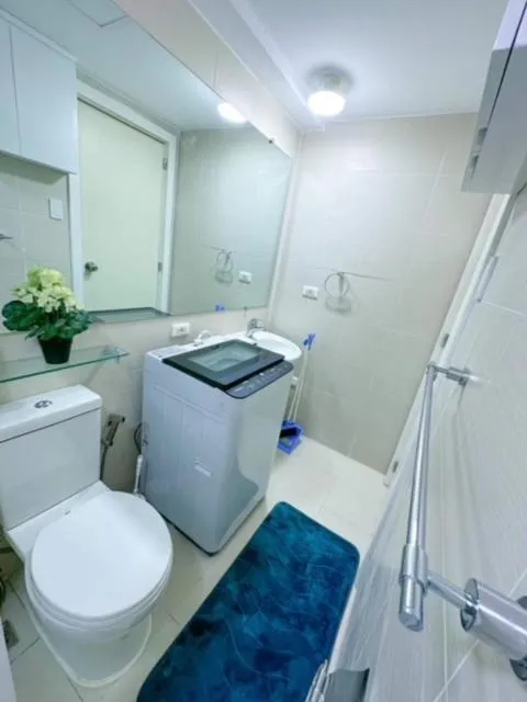 Shower in LA CASA ALEYKA AZURE NORTH PAMPANGA BALI Tower 518