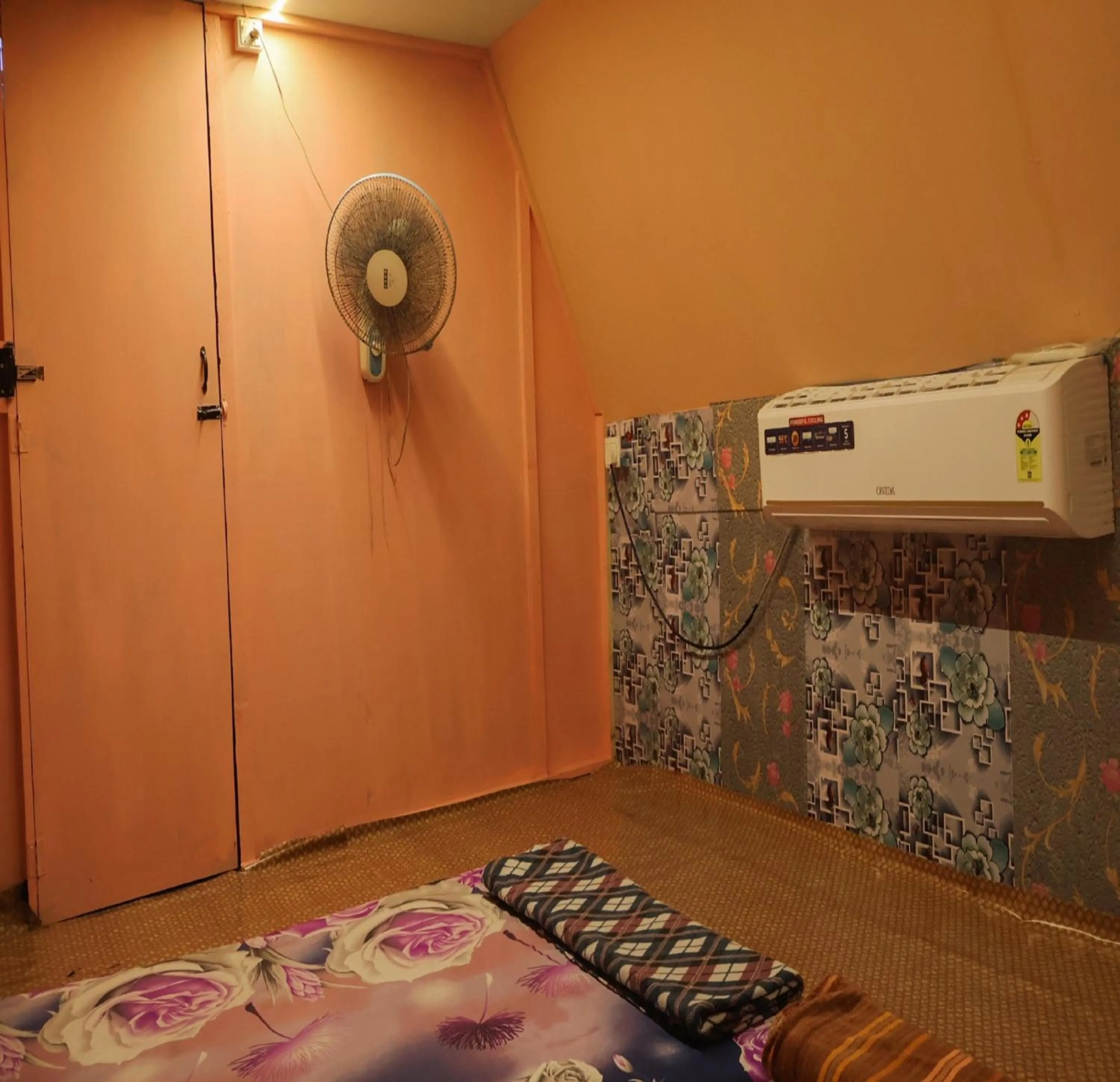 Photo of the whole room in Saikani Beach Resort & Eco stay