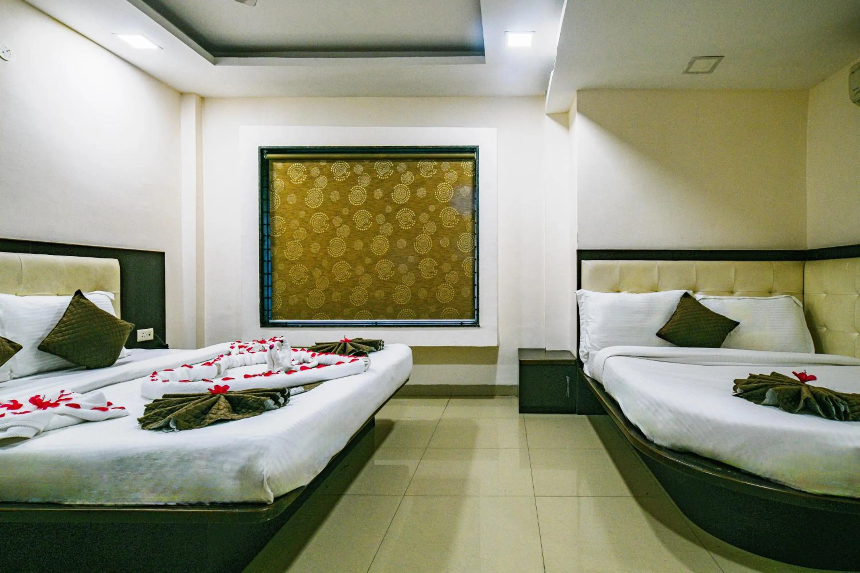 Bed in Hotel Shri Ramkrishna Bagh Palace by M Square