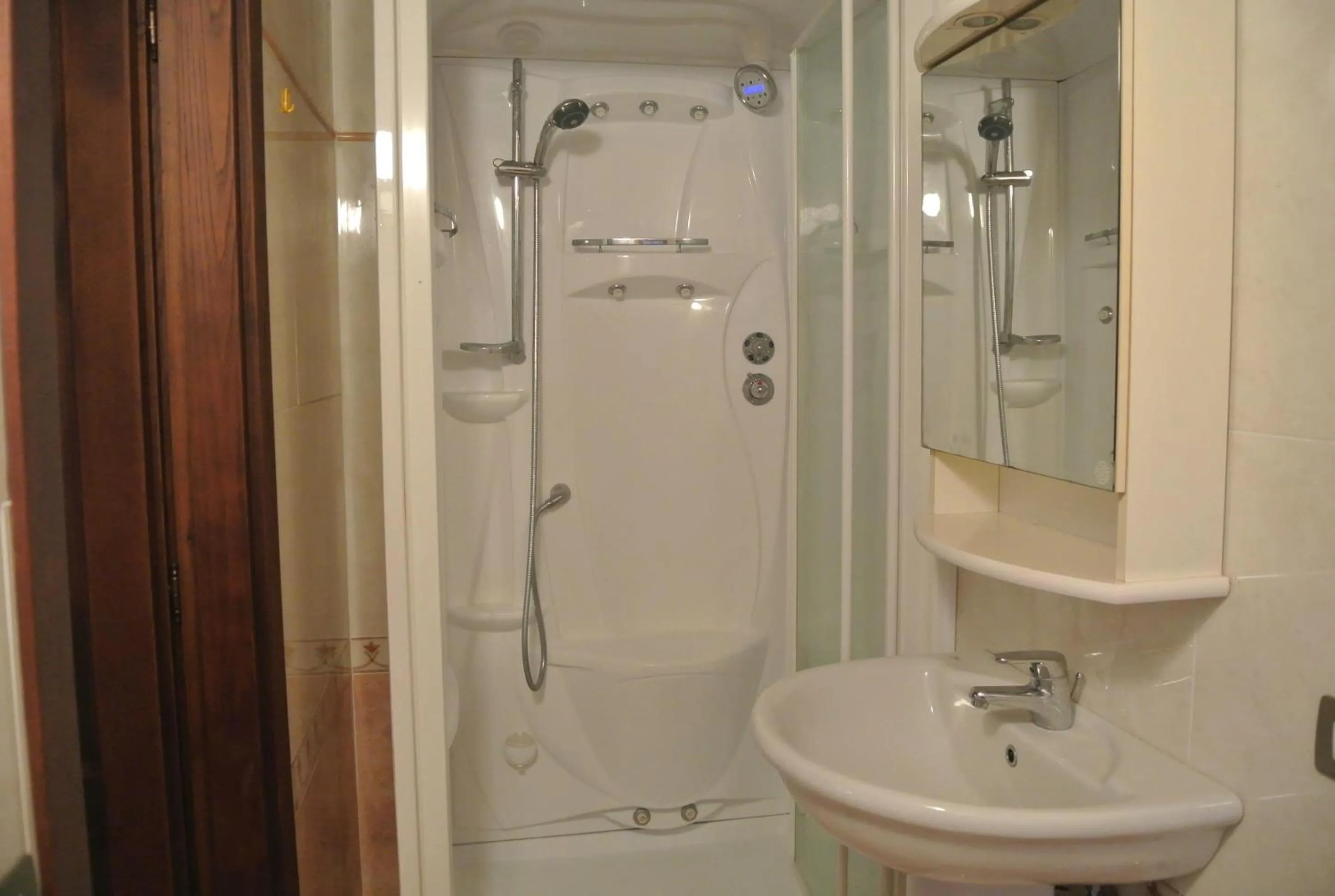 Shower in Villa Panorama