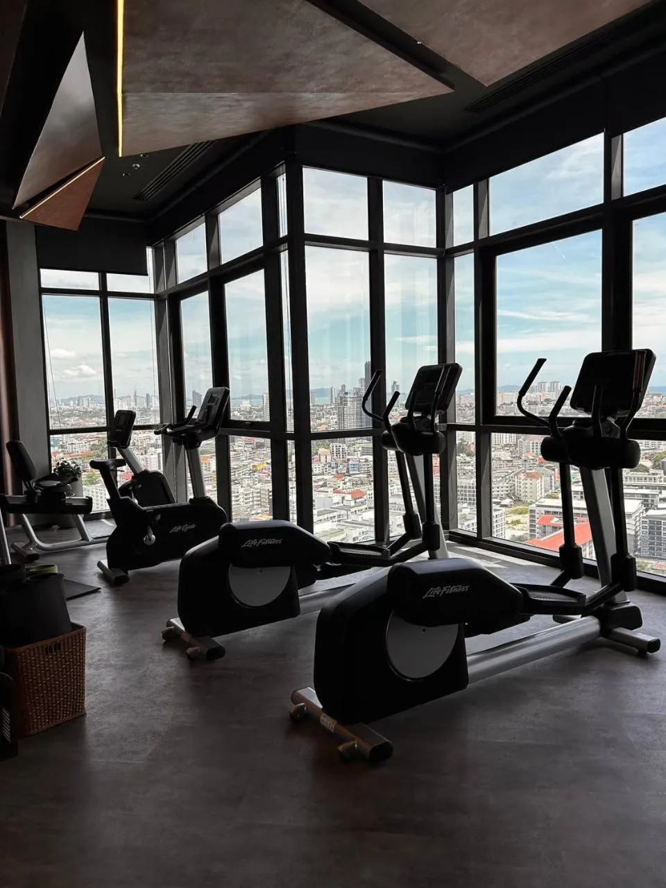 Fitness centre/facilities in EDGE Central Pattaya