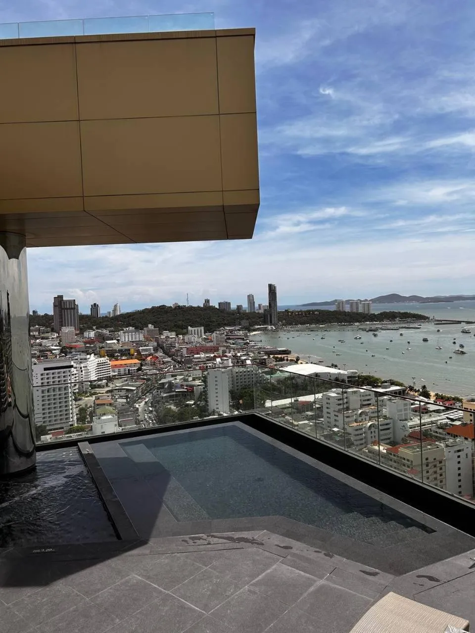 Day in EDGE Central Pattaya